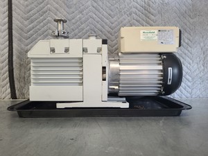 Thumbnail image of Hanning Elektro-Werke Trivac Vacuum Pump Typ D4B Lab