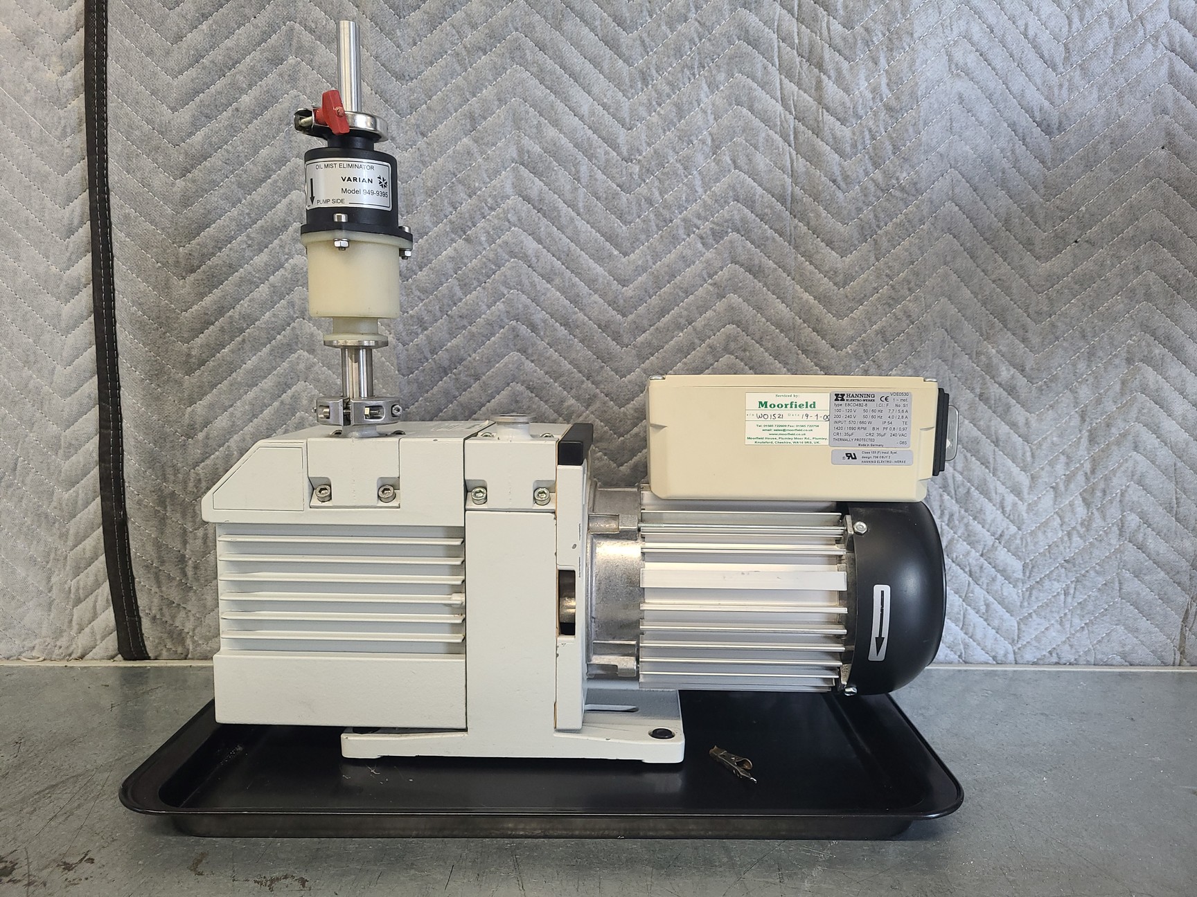 Image of Hanning Elektro-Werke Trivac Vacuum Pump Typ D4B Lab