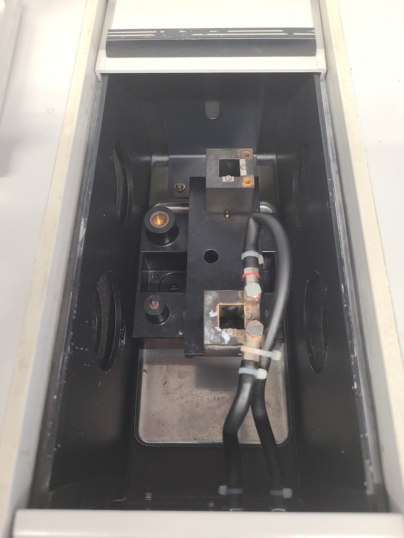 Image of Hitachi UV-VIS Spectrophotometer U-3310 Lab