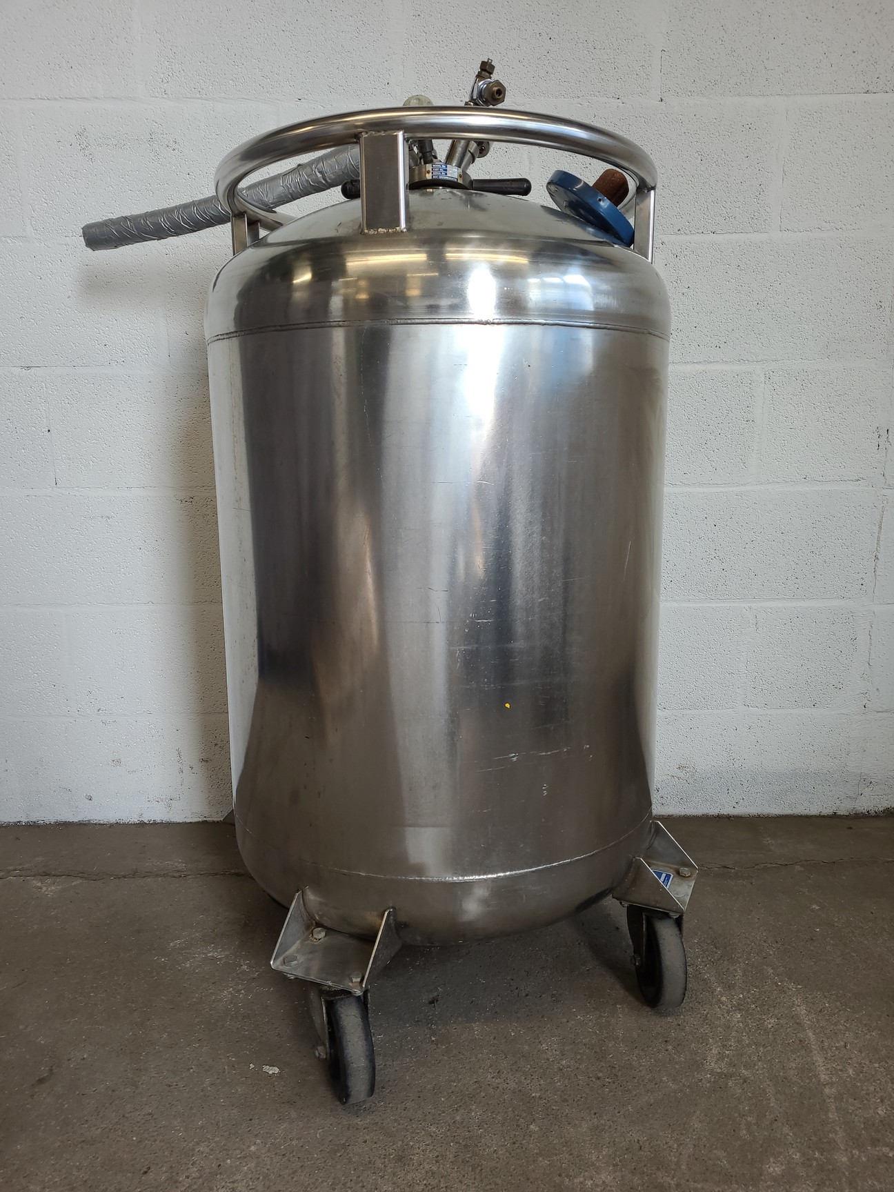 Image of BOC Cryoproducts Liquid Nitrogen Tank 60Ltrs VHPD-MK2 Lab