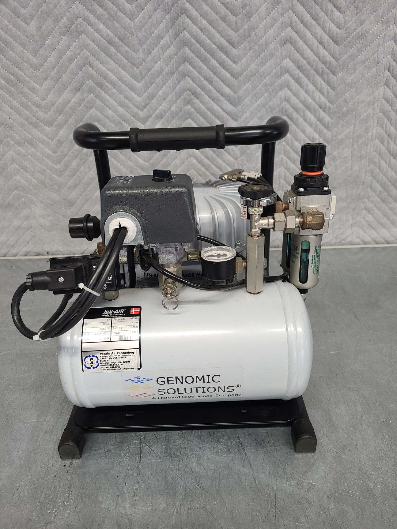 Image of Genomic Solutions Jun-Air Mini Air Compressor Lab