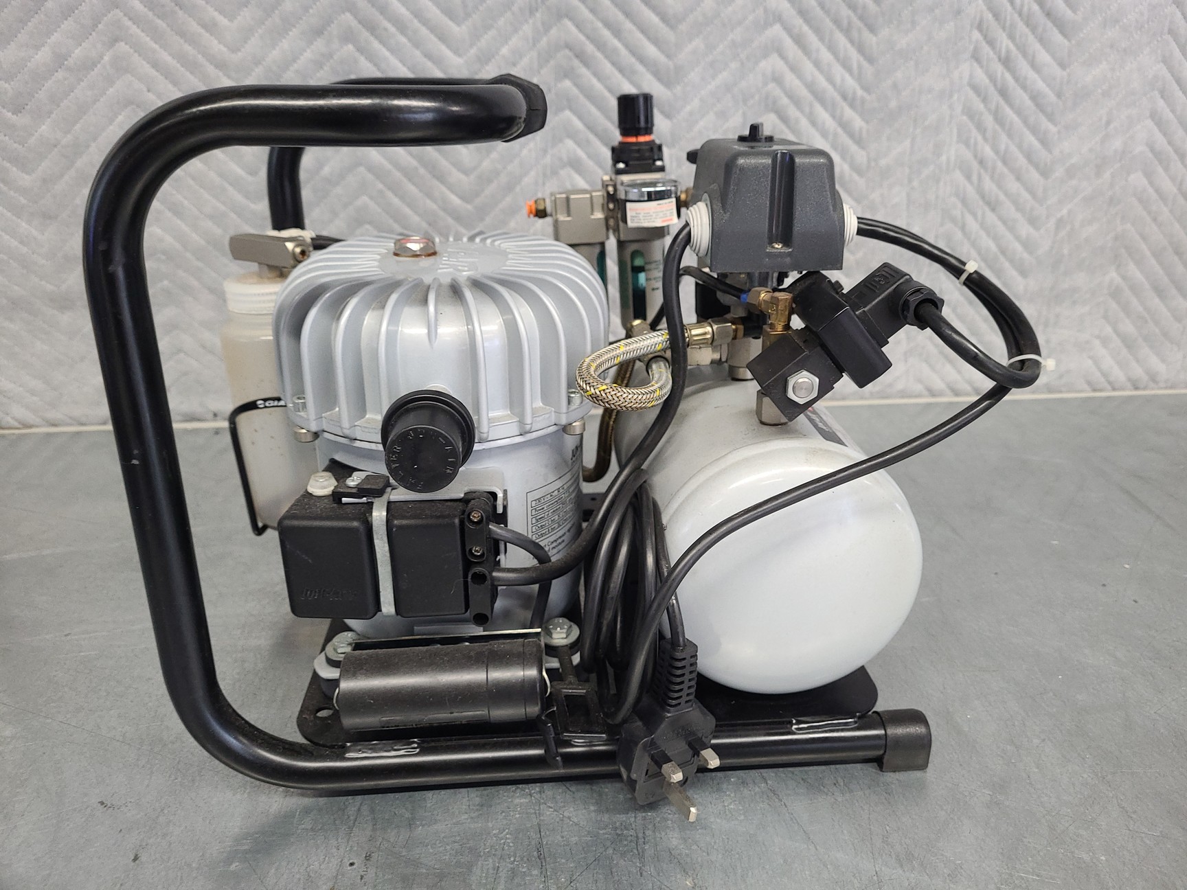 Genomic Solutions Jun-Air Mini Air Compressor Lab