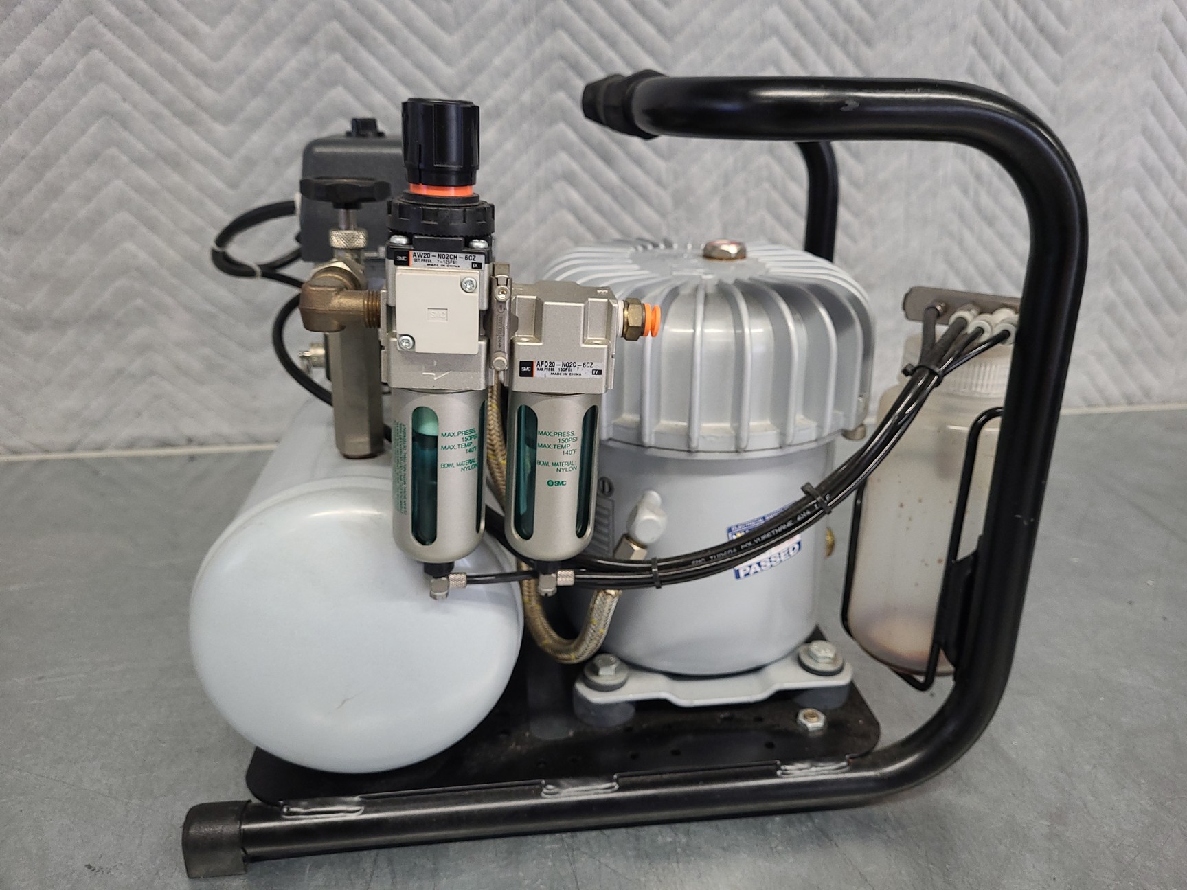 Image of Genomic Solutions Jun-Air Mini Air Compressor Lab