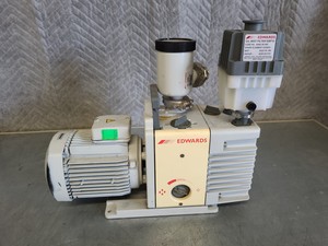 Thumbnail image of Rigaku Micro Max 007 X-ray Generator System Protein Crystallography + Marcam CCD