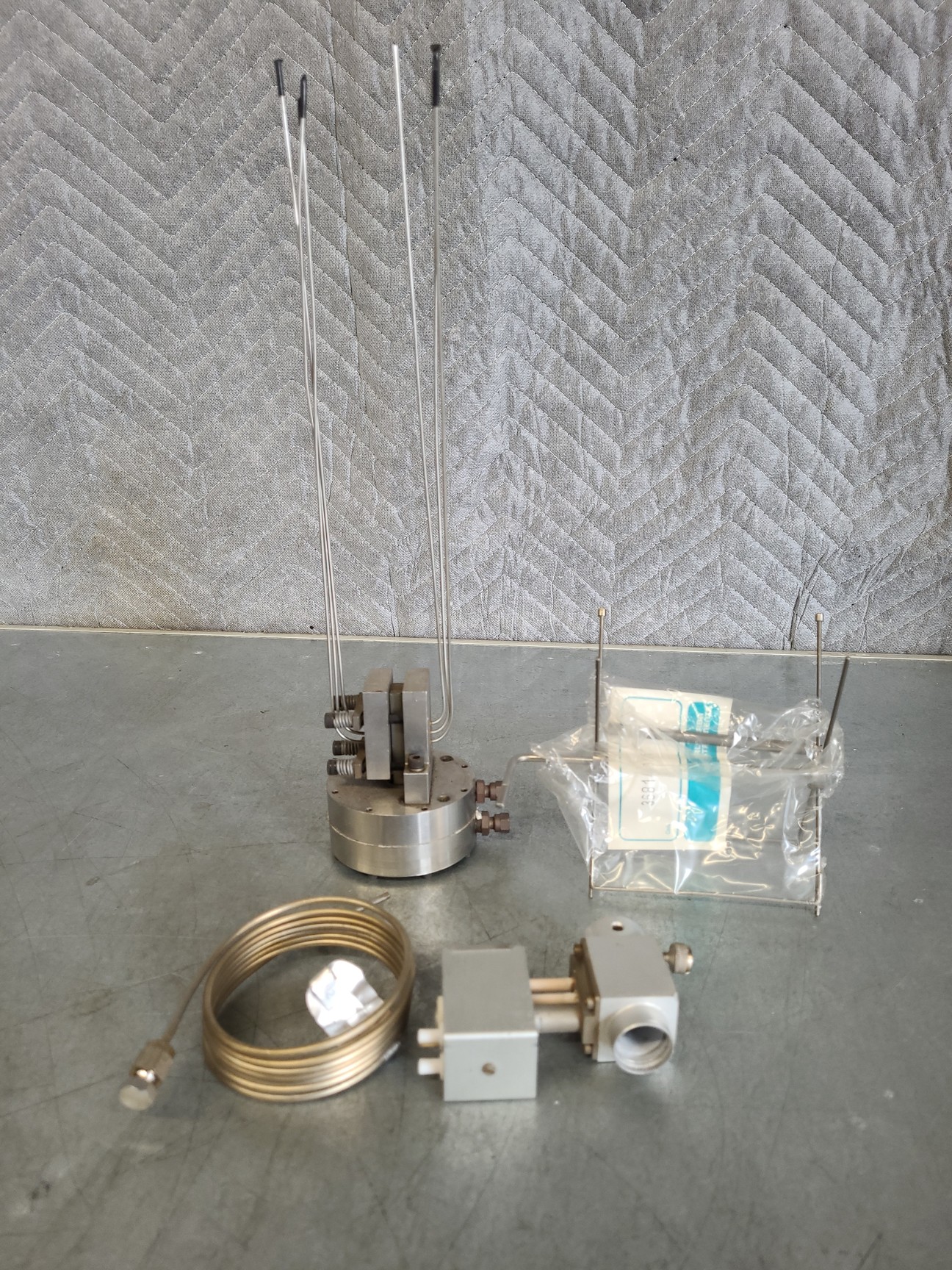 Image of Carlo Erba Instruments HRGC 5300 Gas Chromatograph - Cryo 520, LIN 500, FPD 500 