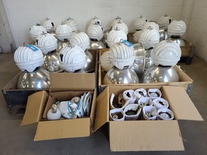 Thumbnail image of 24 x Holophane Luminaire P7 Industrial Lights DPPB400MVD.92.M Lighting Fittings