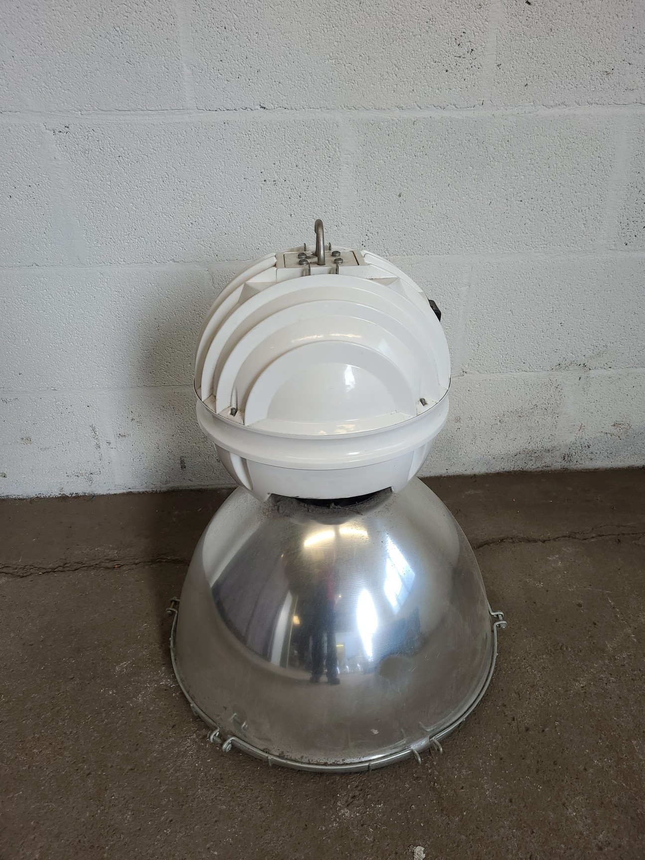 Image of 24 x Holophane Luminaire P7 Industrial Lights DPPB400MVD.92.M Lighting Fittings