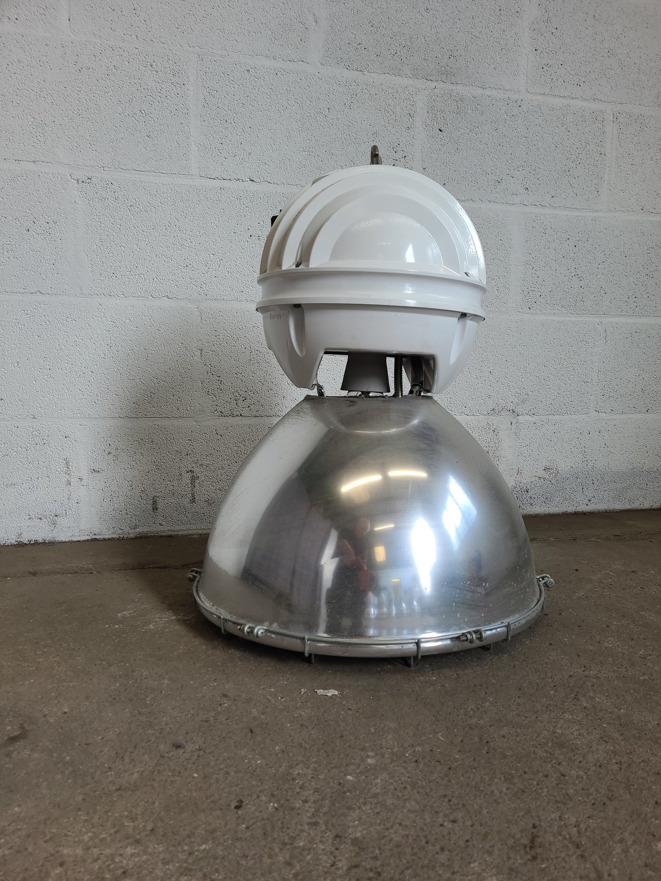 Image of 24 x Holophane Luminaire P7 Industrial Lights DPPB400MVD.92.M Lighting Fittings