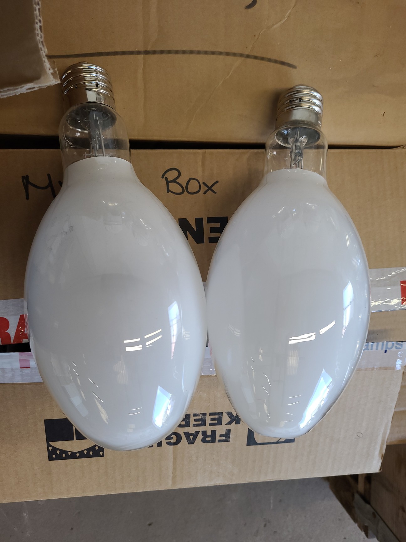 Image of 24 x Holophane Luminaire P7 Industrial Lights DPPB400MVD.92.M Lighting Fittings