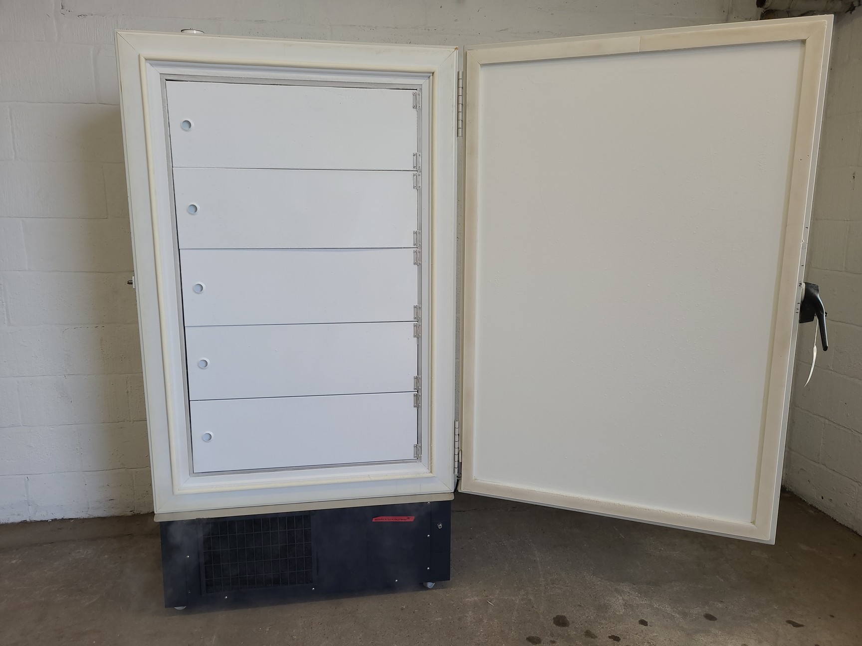 Image of New Brunswick Scientific U570 Ultra Low Temperature Freezer -86 Laboratory Lab