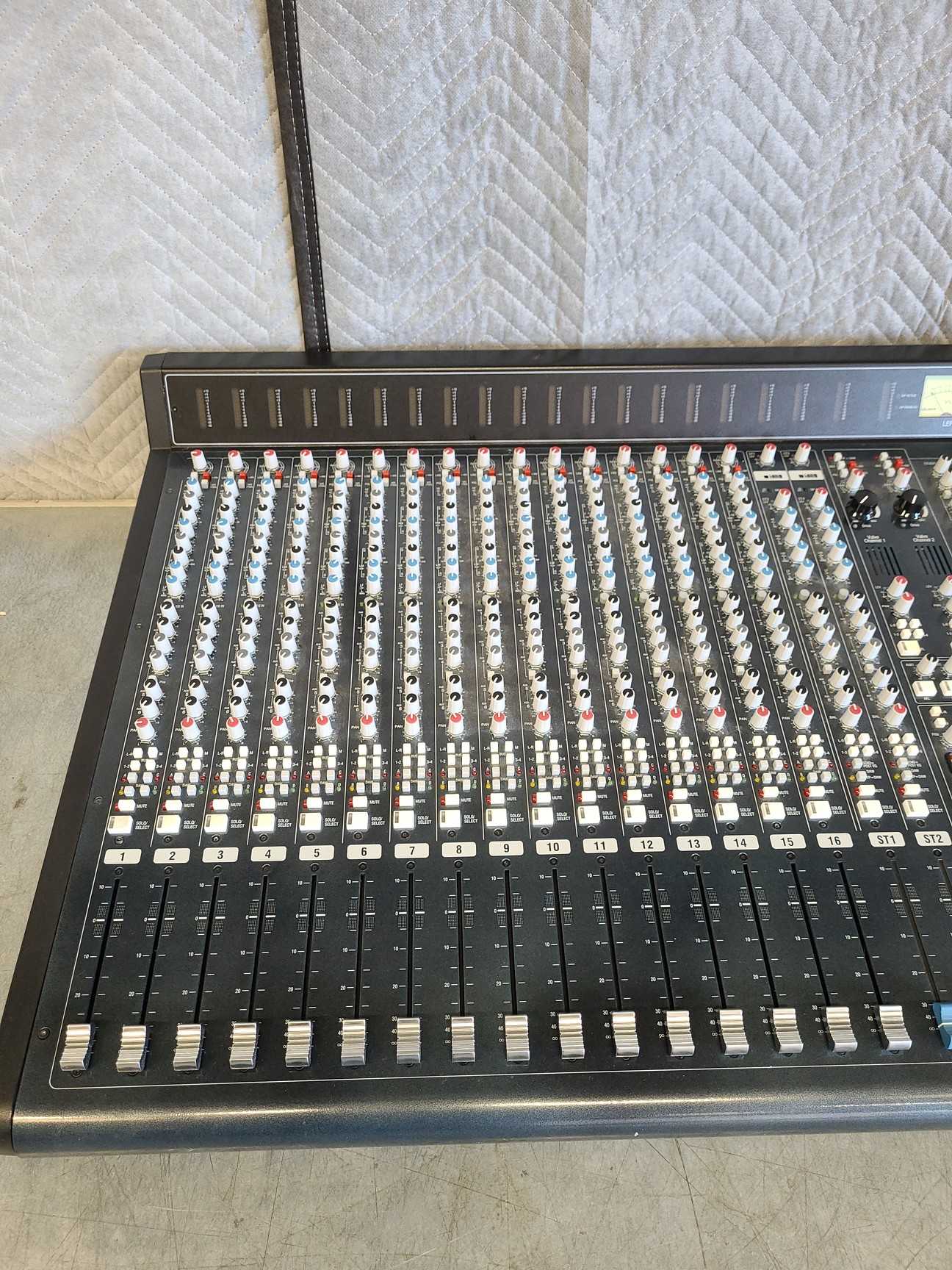 Image of Allen & Heath GS R24 Sound Pro Audio Mixing Desk