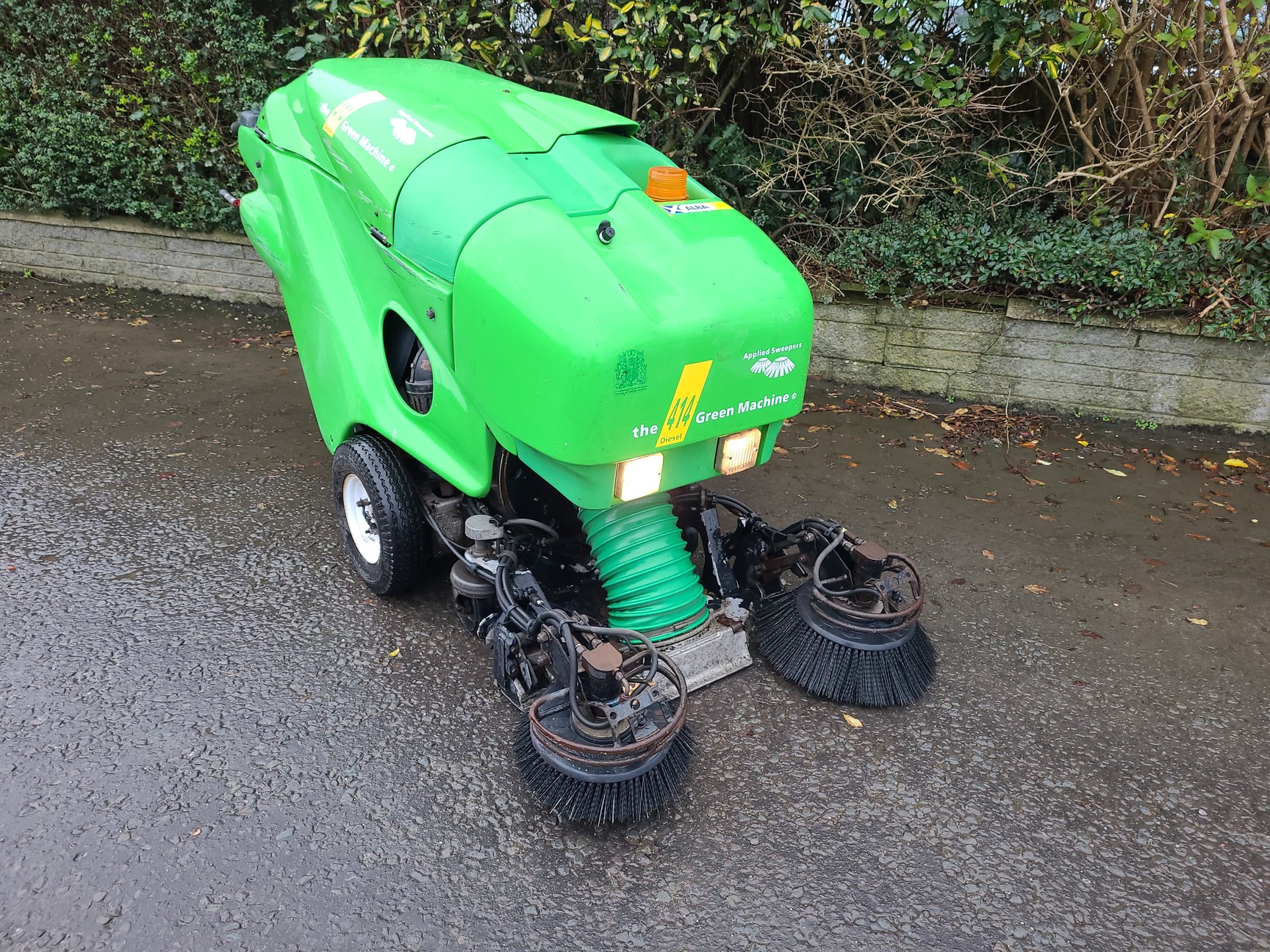 Image of Tennant 414 Green Machine Floor/ Road/ Pavement Sweeper 