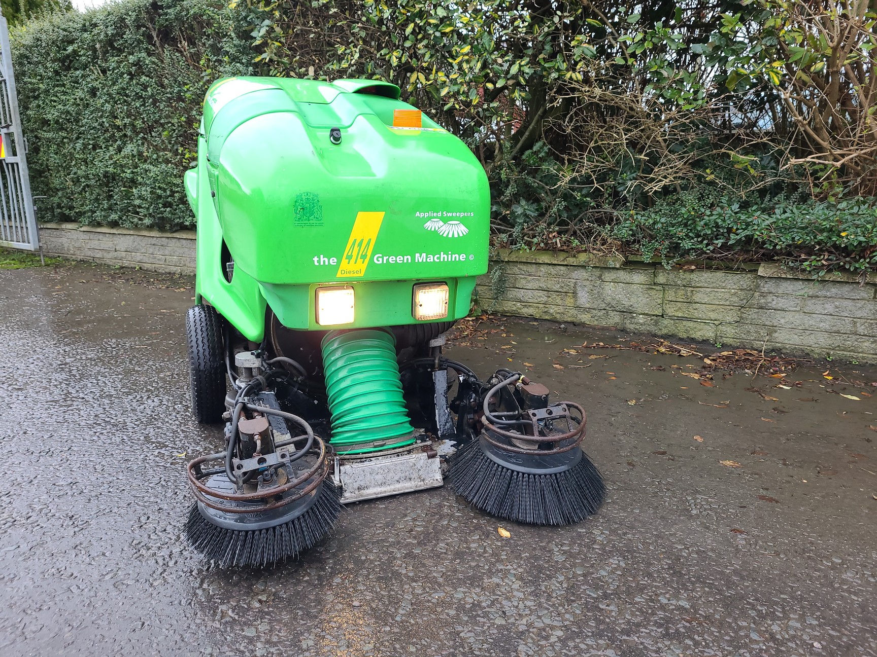 Image of Tennant 414 Green Machine Floor/ Road/ Pavement Sweeper 