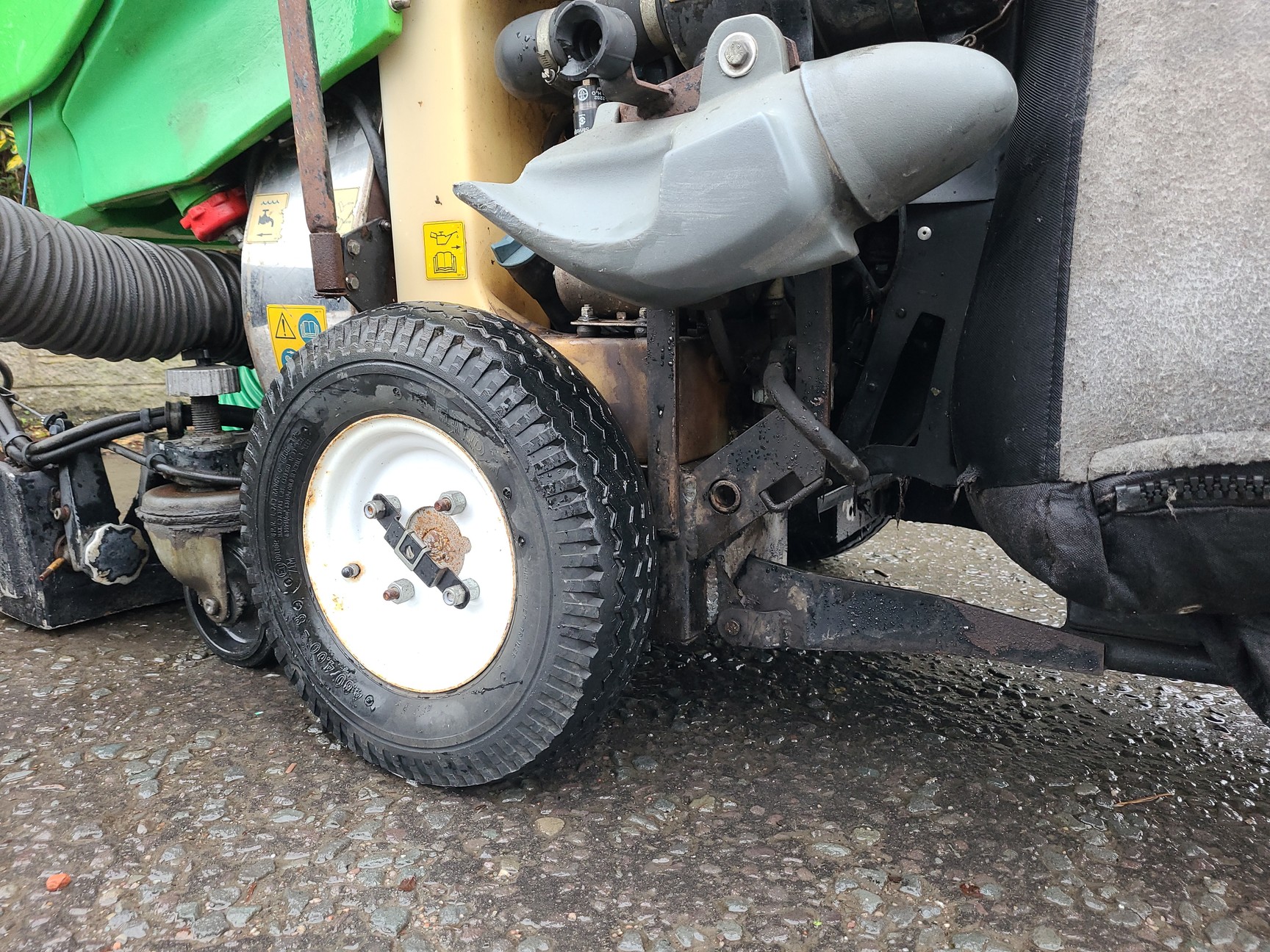 Image of Tennant 414 Green Machine Floor/ Road/ Pavement Sweeper 