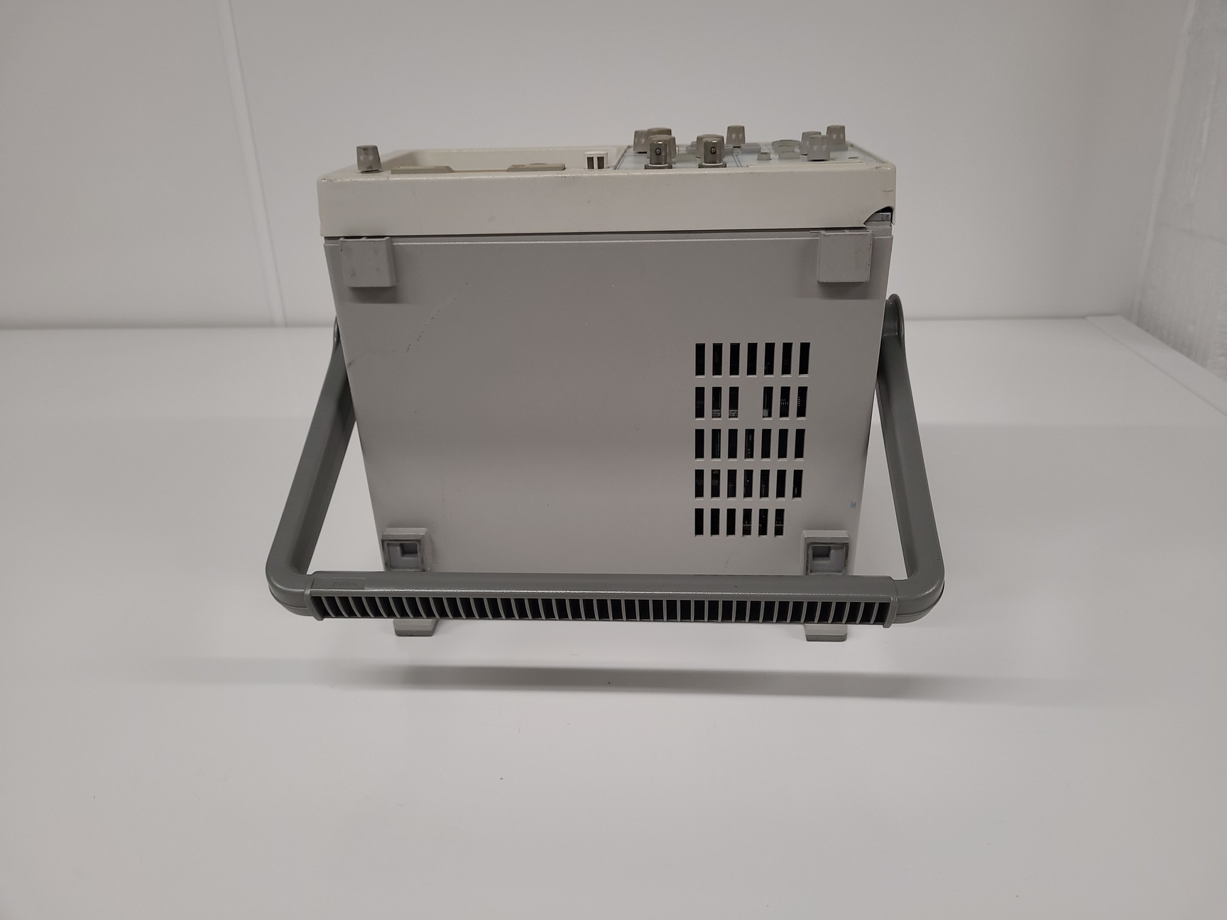 Image of Agilent Model 54622D Digital Mixed Signal Oscilloscope Lab
