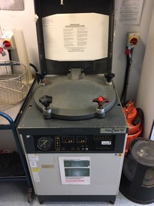 Thumbnail image of Priorclave  EV100 Top-Loader Autoclave Lab