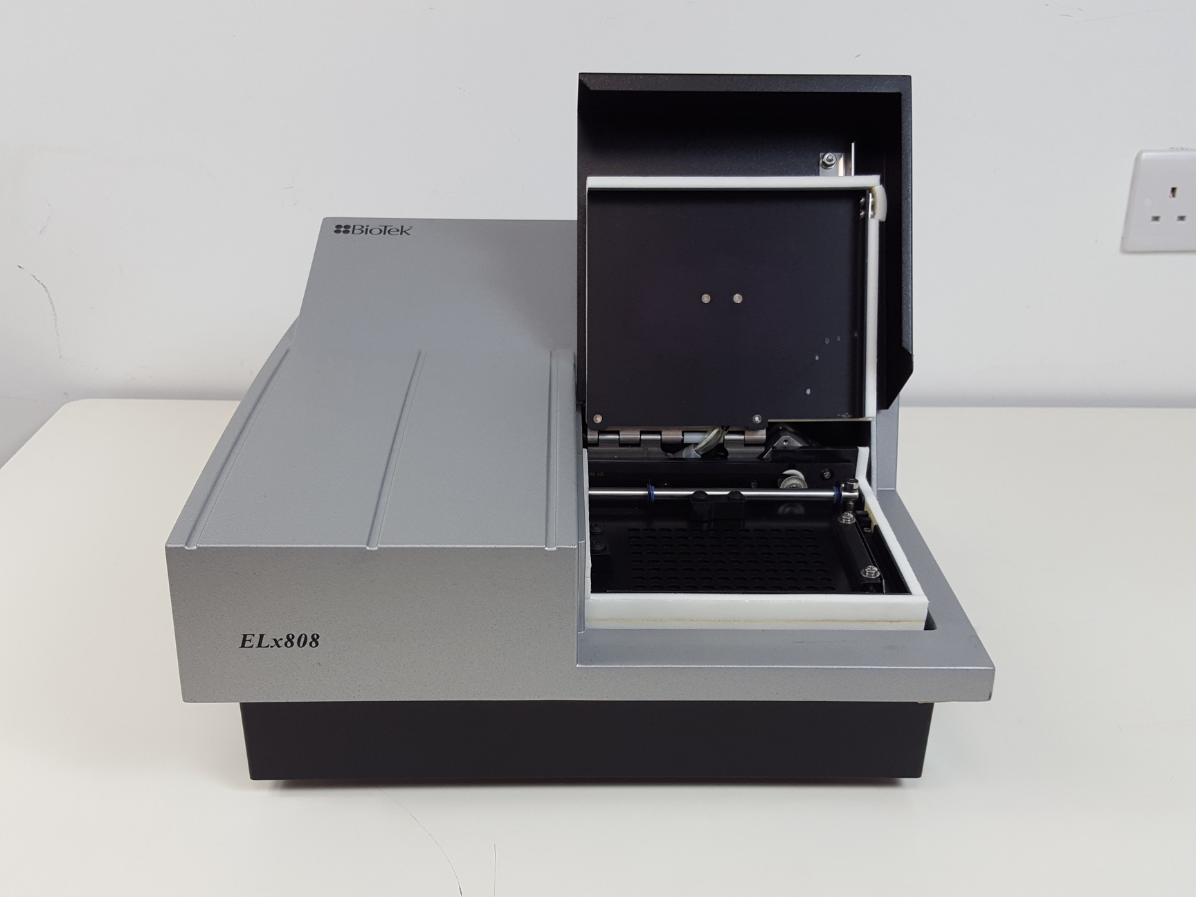 Image of Biotek Instruments Microplate Reader Model: ELx808 Lab