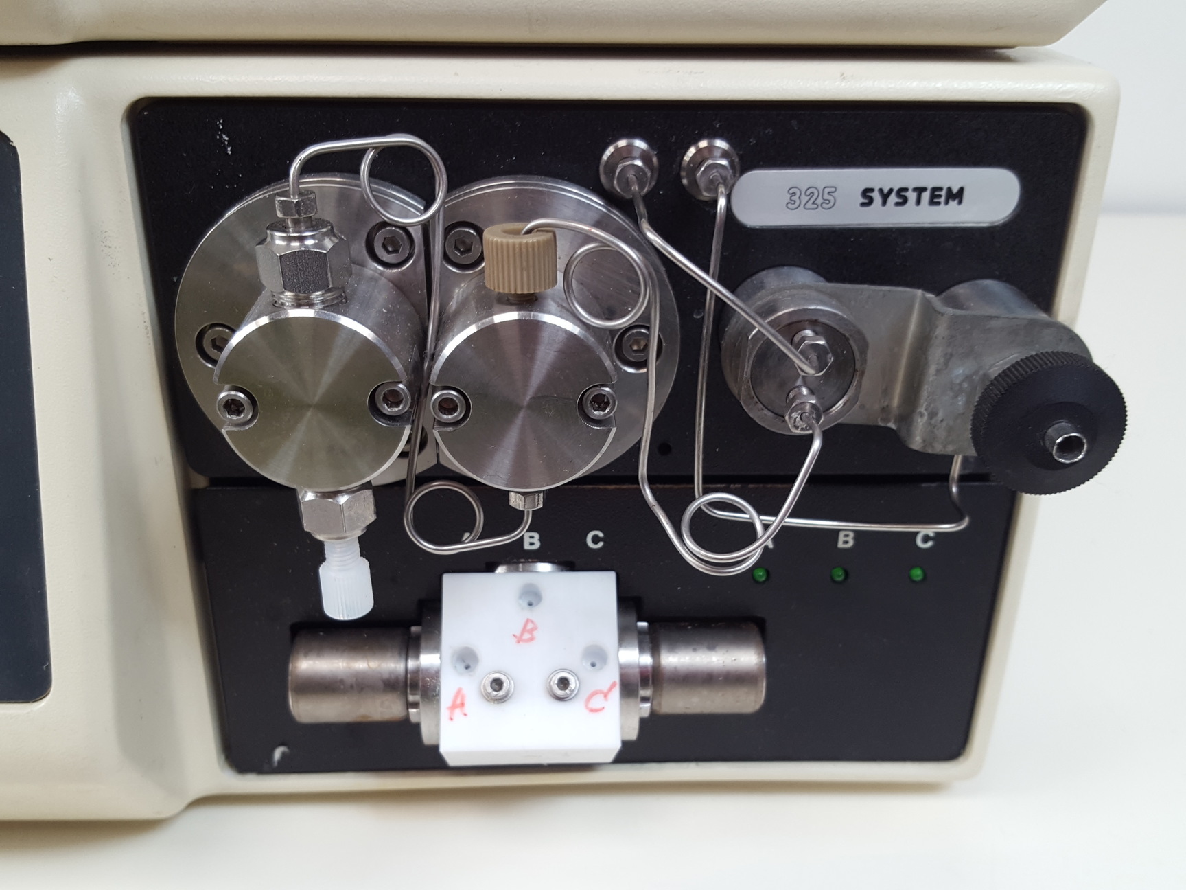 Image of Kontron Instruments HPLC Analysis System - 2x HPLC 360 Autosampler 2 x 325 Pump