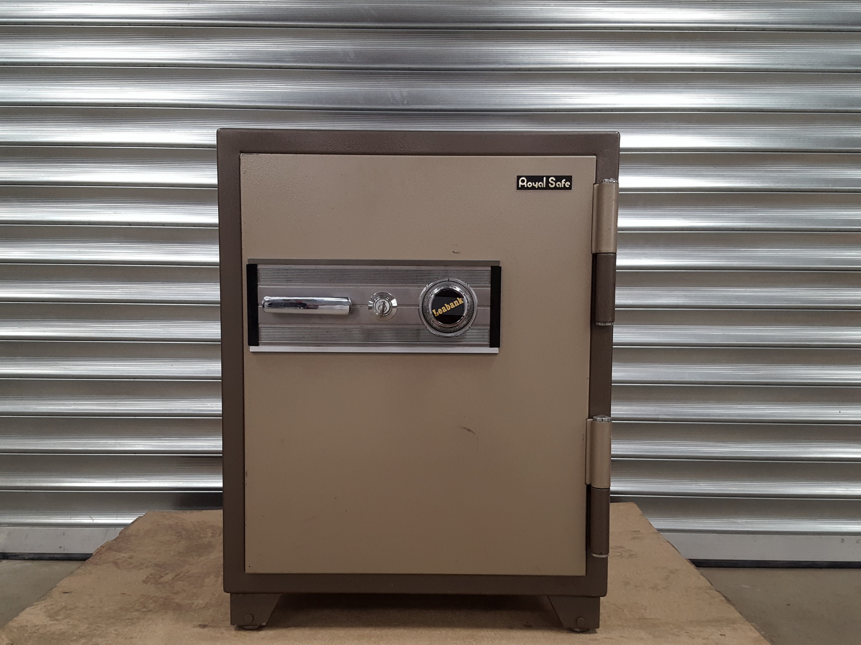 Image of Leabank Royal Safe with Key & Combination Locking System