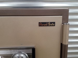Thumbnail image of Leabank Royal Safe with Key & Combination Locking System