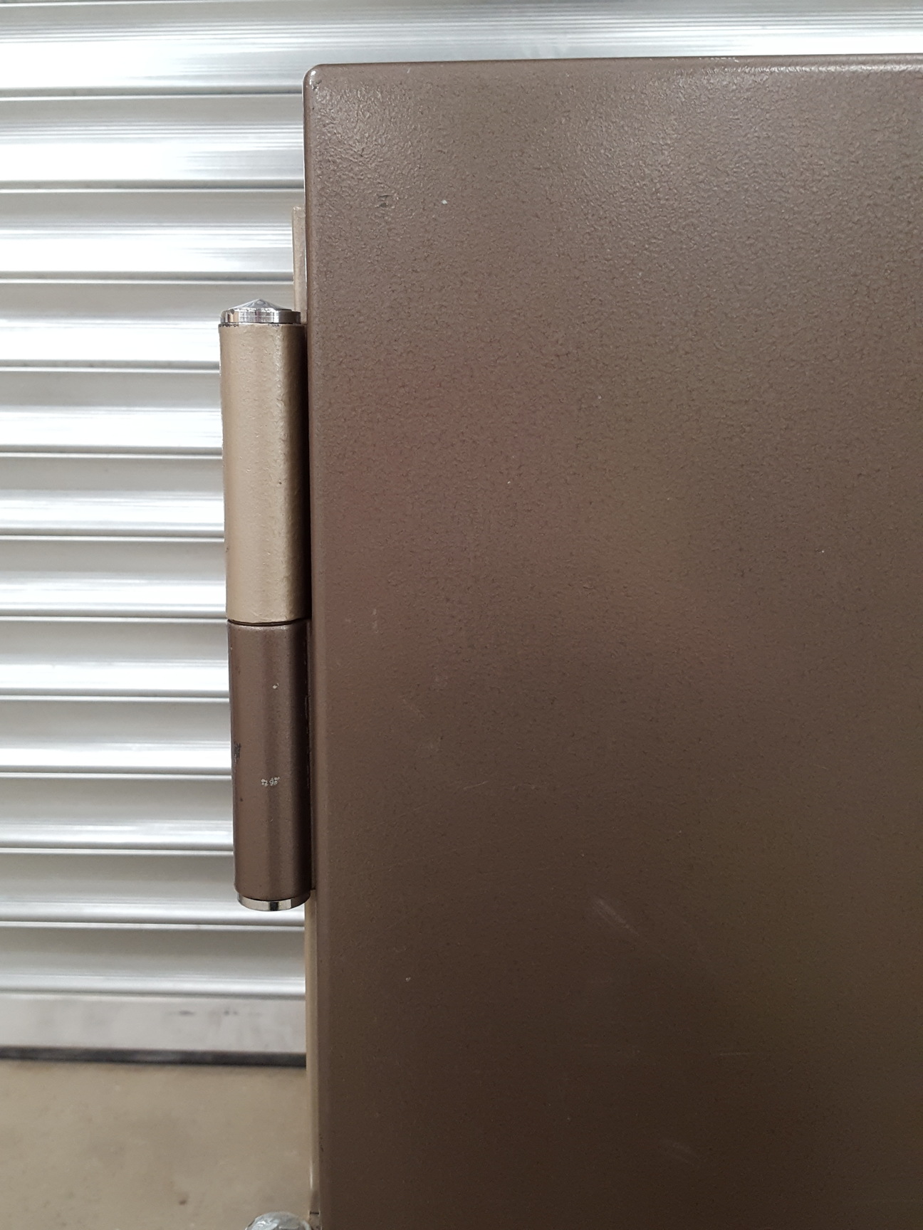 Image of Leabank Royal Safe with Key & Combination Locking System
