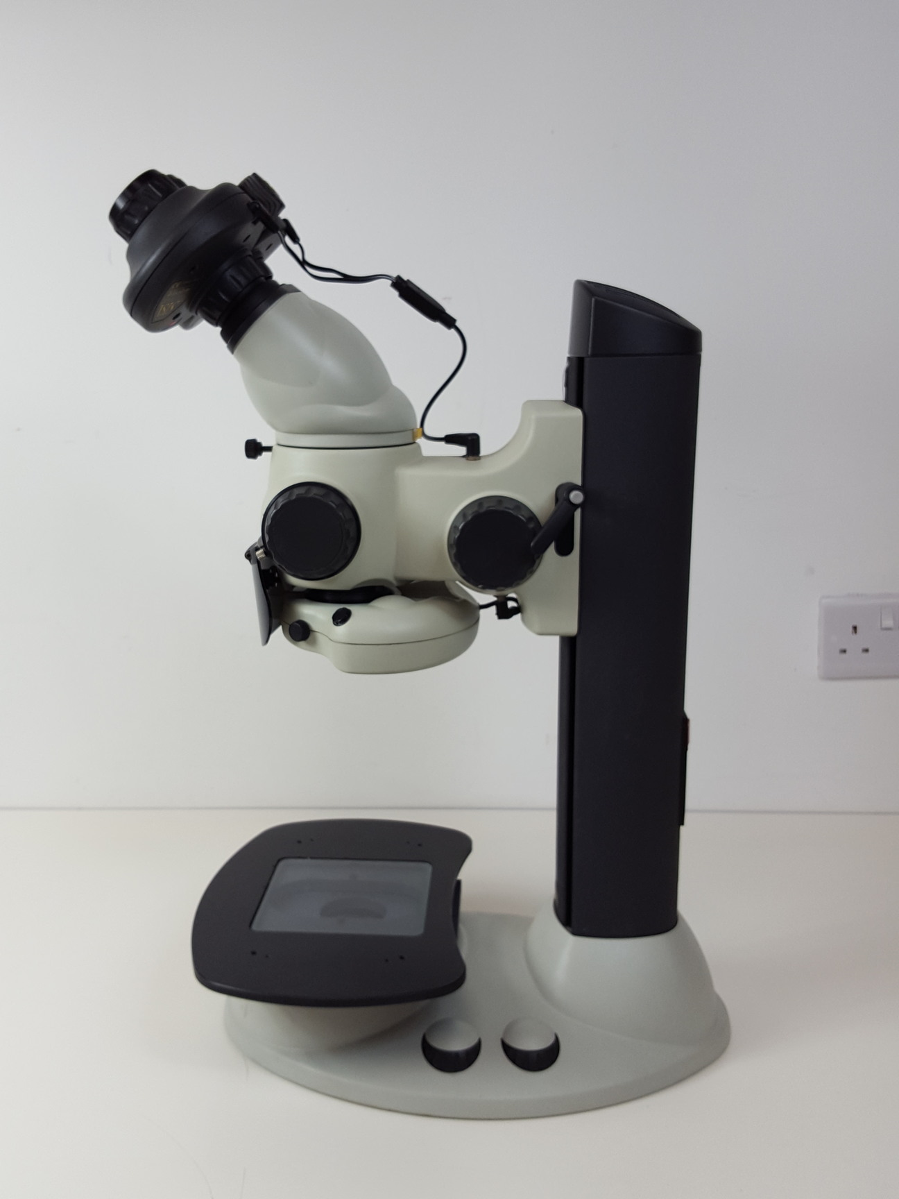 Image of Vision Engineering ISIS Microscope Ergonomic Lab