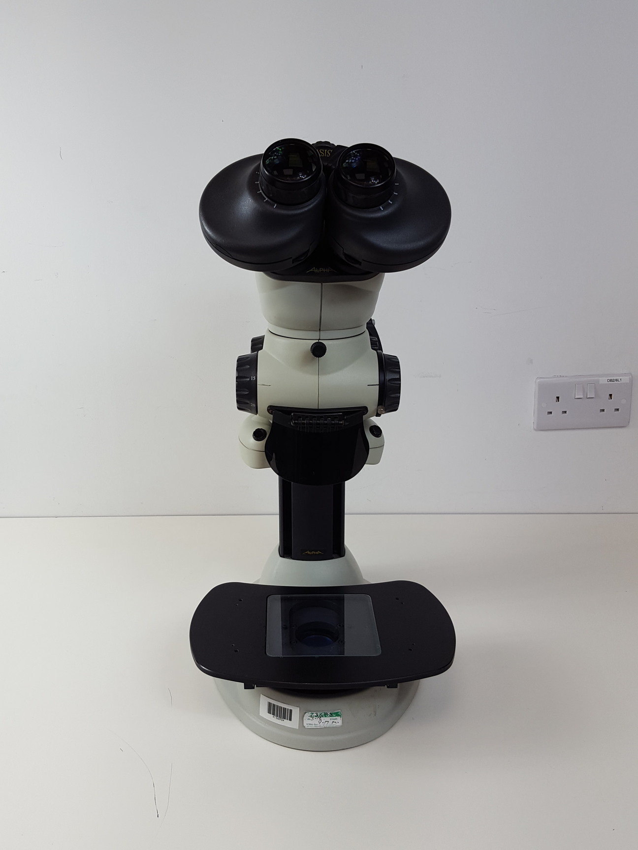 Image of Vision Engineering ISIS Microscope Ergonomic Lab