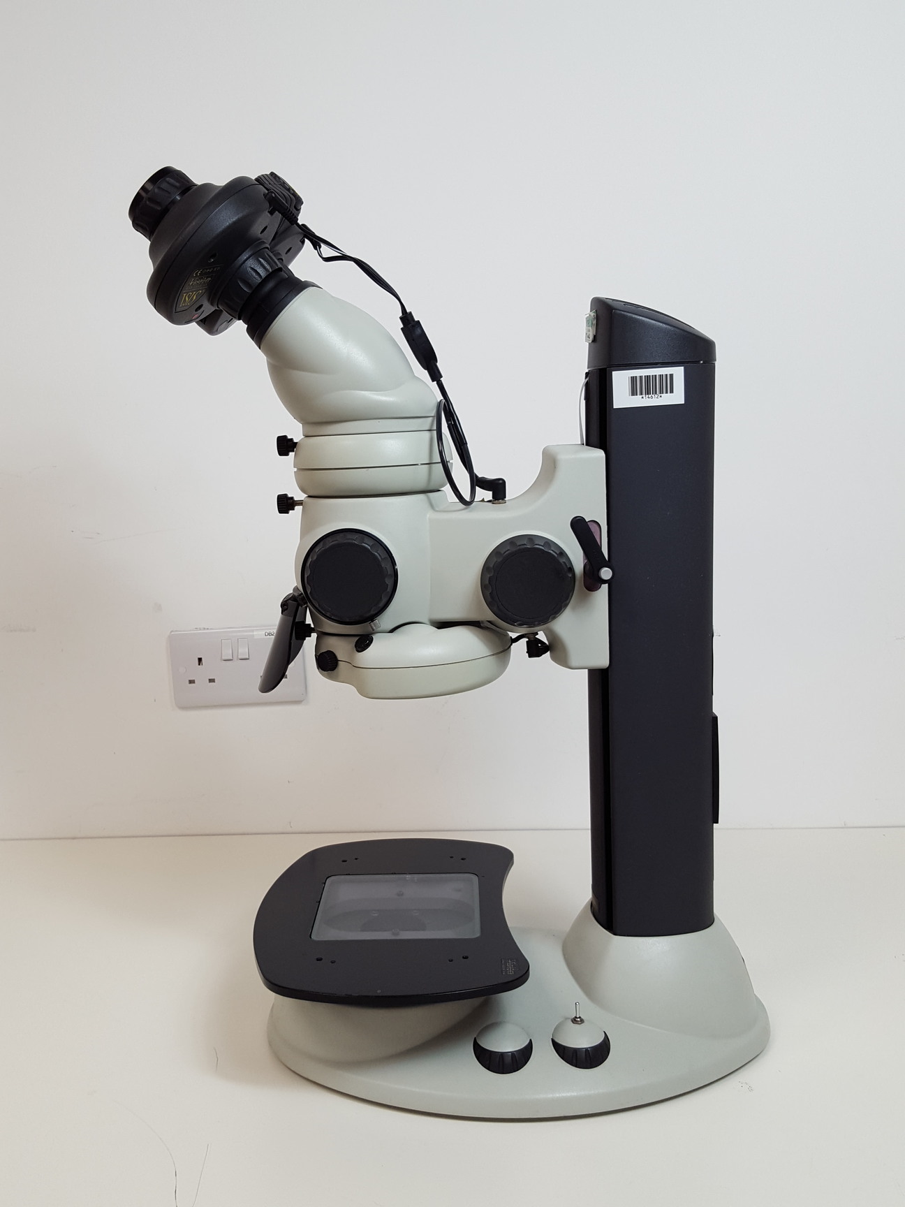 Image of Vision Engineering ISIS Laboratory Ergonomic Microscope Lab