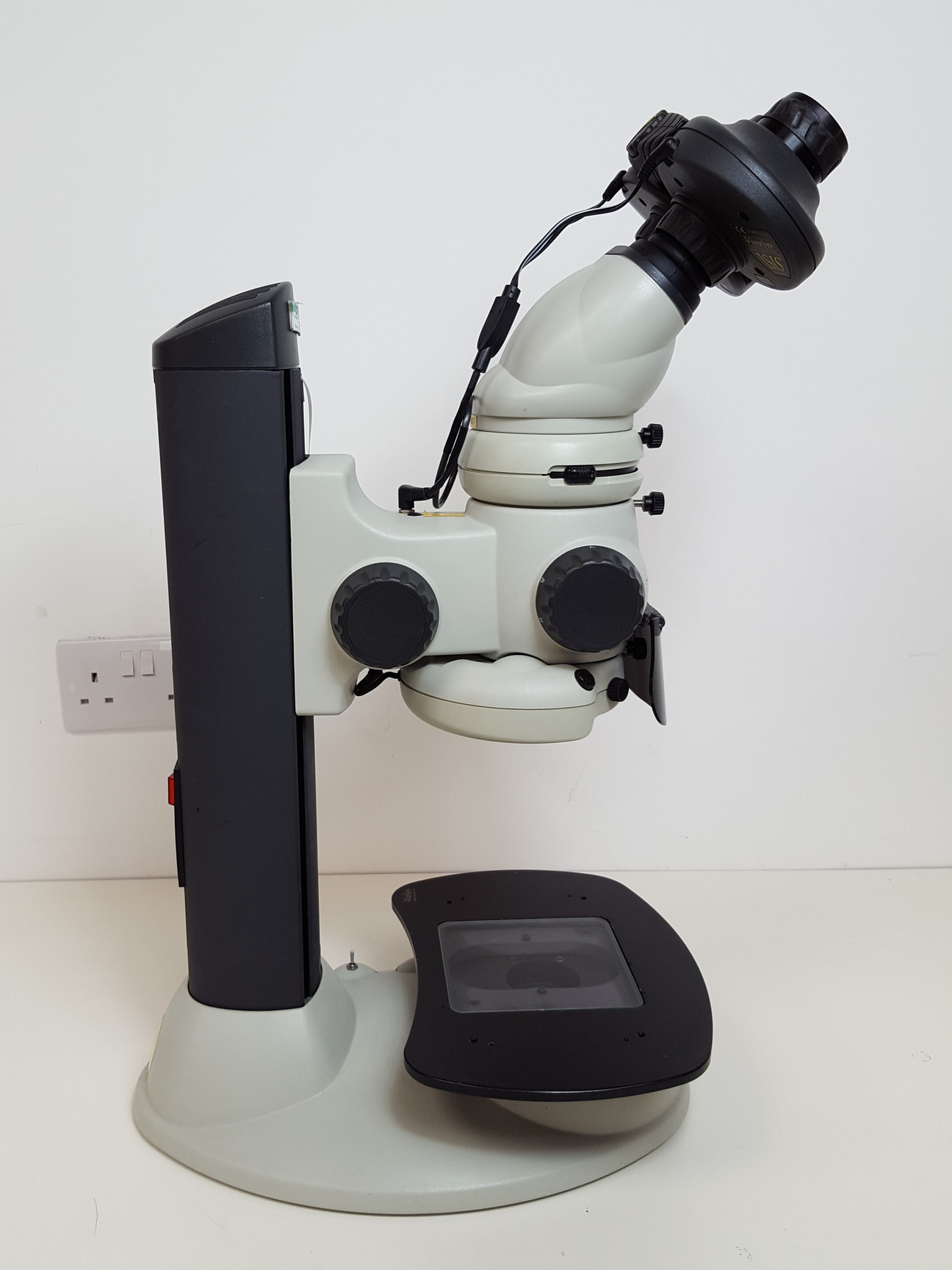 Image of Vision Engineering ISIS Laboratory Ergonomic Microscope Lab