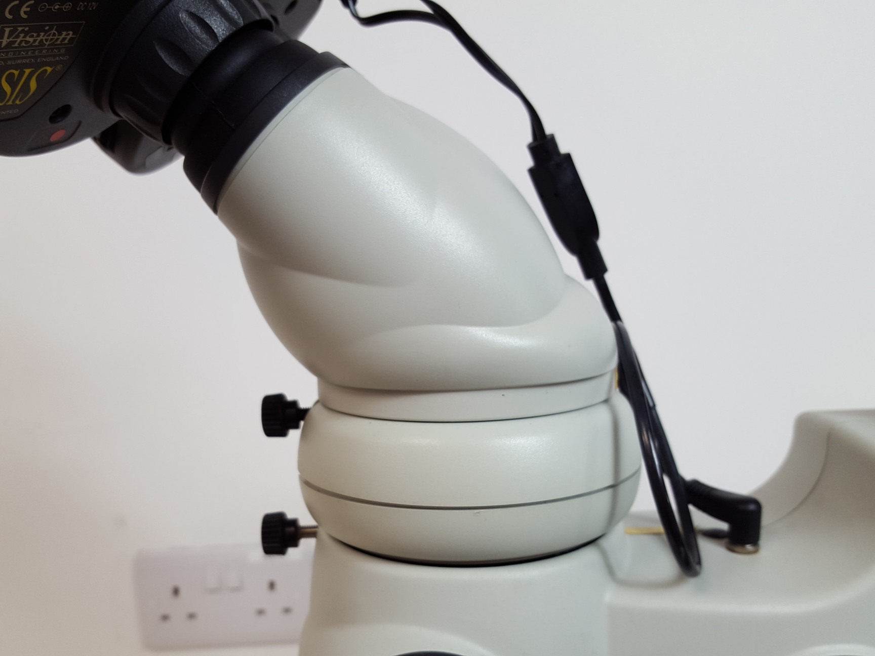 Image of Vision Engineering ISIS Laboratory Ergonomic Microscope Lab