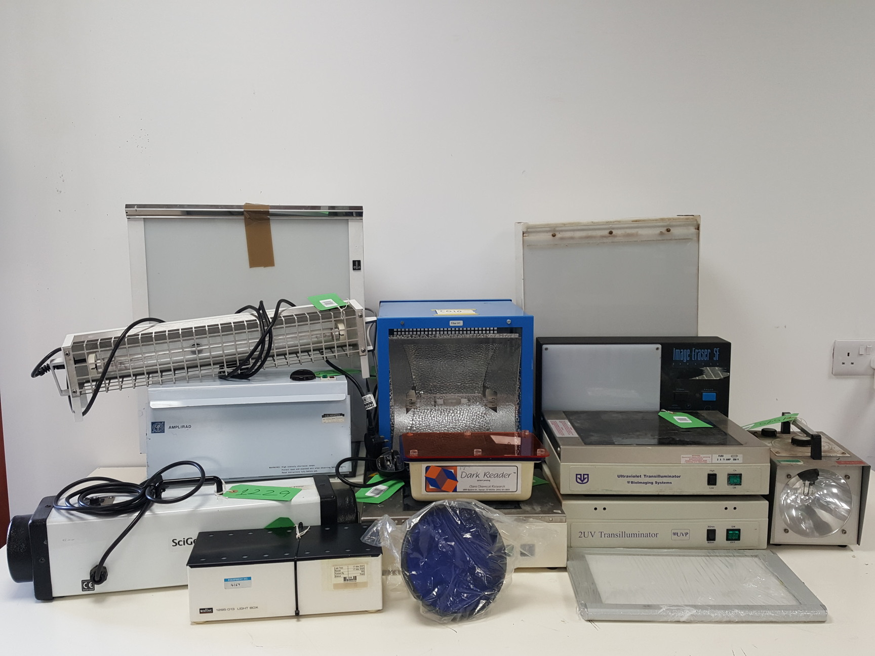 16 x Laboratory Light Boxes Transilluminators, Strobe & Lighting Lab