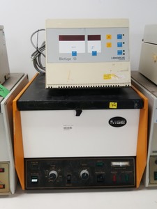Thumbnail image of 6 x Benchtop Centrifuges - MSE Centaur 2, Heraeus Biofuge A, Eppendorf 5415 Lab