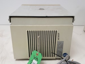Thumbnail image of 6 x Benchtop Centrifuges - MSE Centaur 2, Heraeus Biofuge A, Eppendorf 5415 Lab