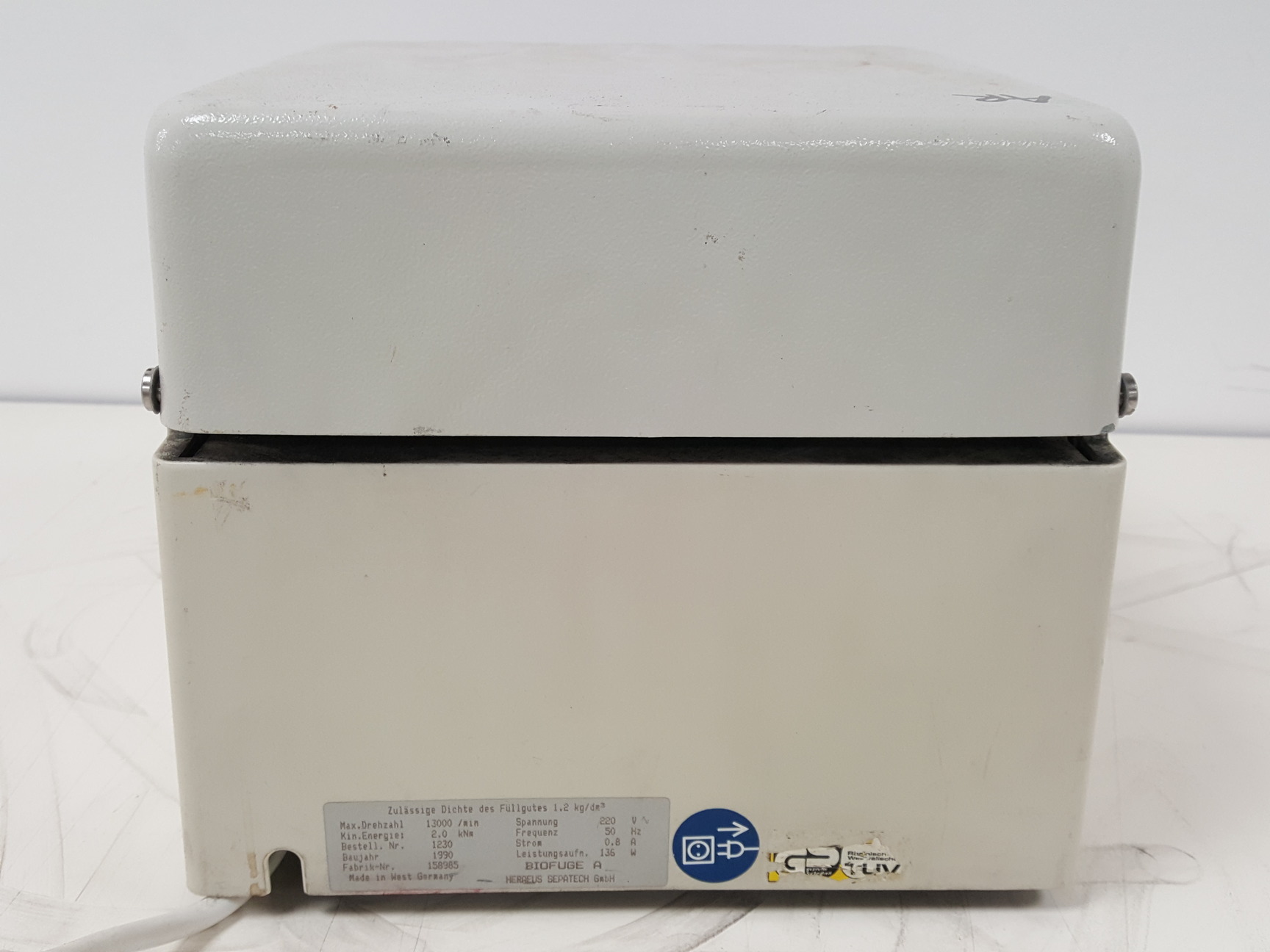 Image of 6 x Benchtop Centrifuges - MSE Centaur 2, Heraeus Biofuge A, Eppendorf 5415 Lab
