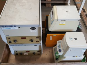 Thumbnail image of 6 x Benchtop Centrifuges - MSE Centaur 2, Heraeus Biofuge A, Eppendorf 5415 Lab