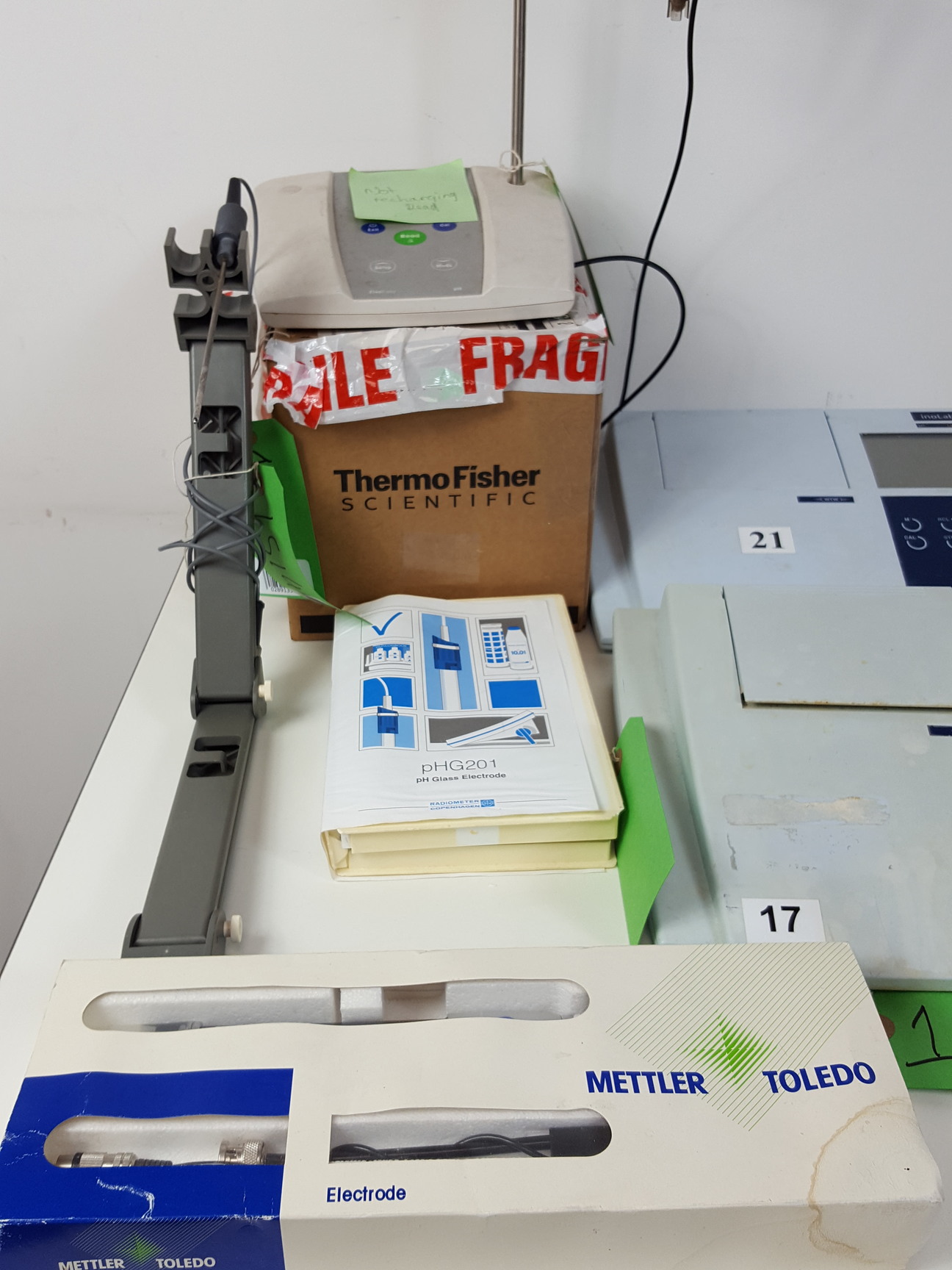 Image of 16x Laboratory pH Meters & Accessories - Whatman, Hanna, Mettler Lab Job Lot