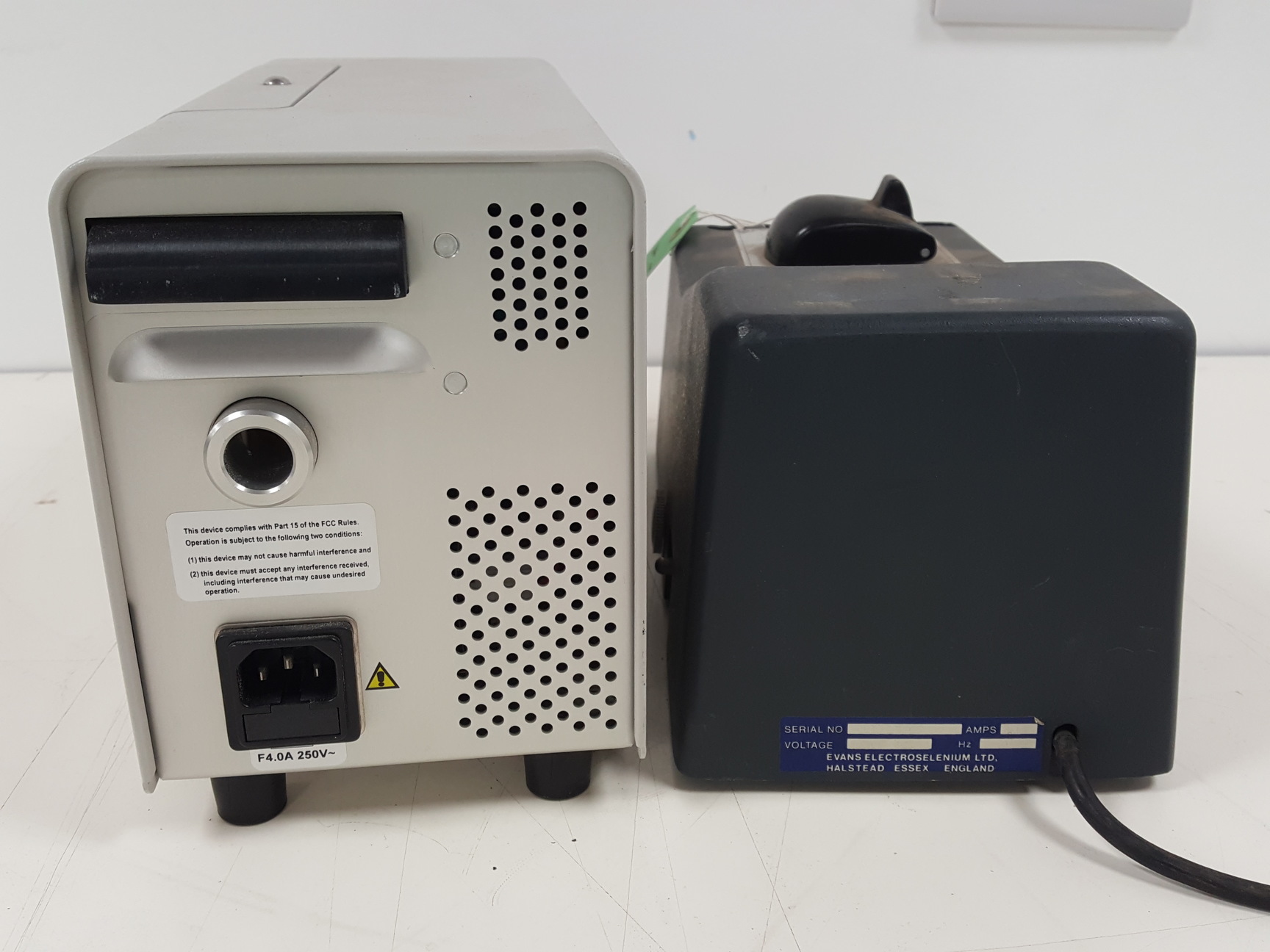 Image of 19x Microscope Light Sources & Accessories - Nikon, Schott, Leitz, Lab Job Lot