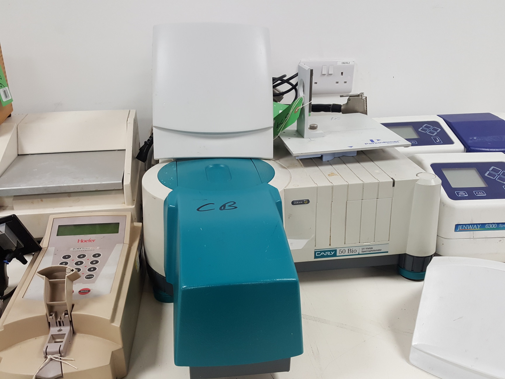Image of 16x Spectrometers Spectrophotometers - Varian, Jenway, Genomic 6300 Lab Job Lot