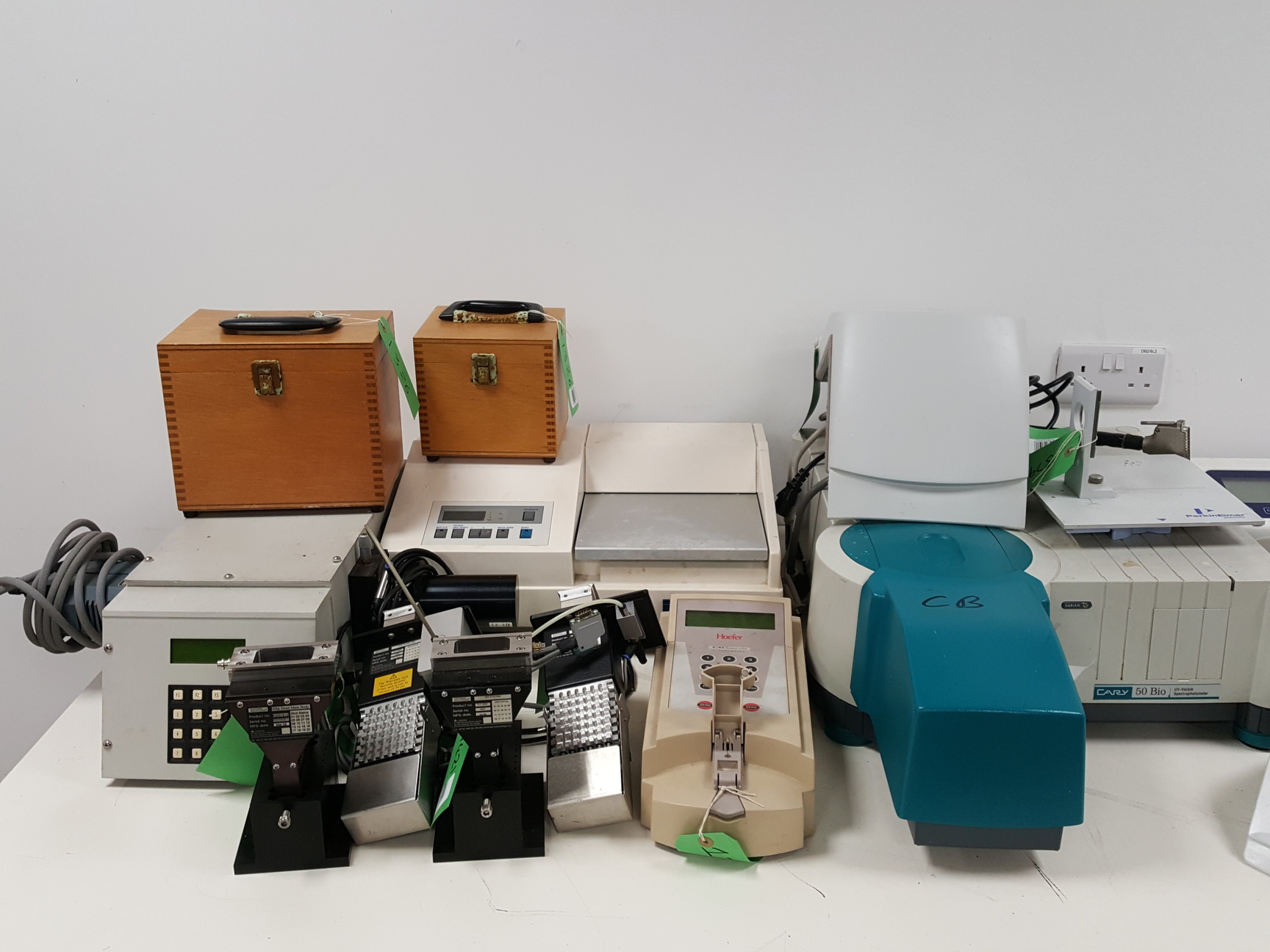 Image of 16x Spectrometers Spectrophotometers - Varian, Jenway, Genomic 6300 Lab Job Lot
