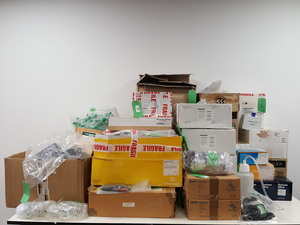 Thumbnail image of Large Lot of Plastic Laboratory Consumables - Microplates, Tubes,  Pipette Tips 