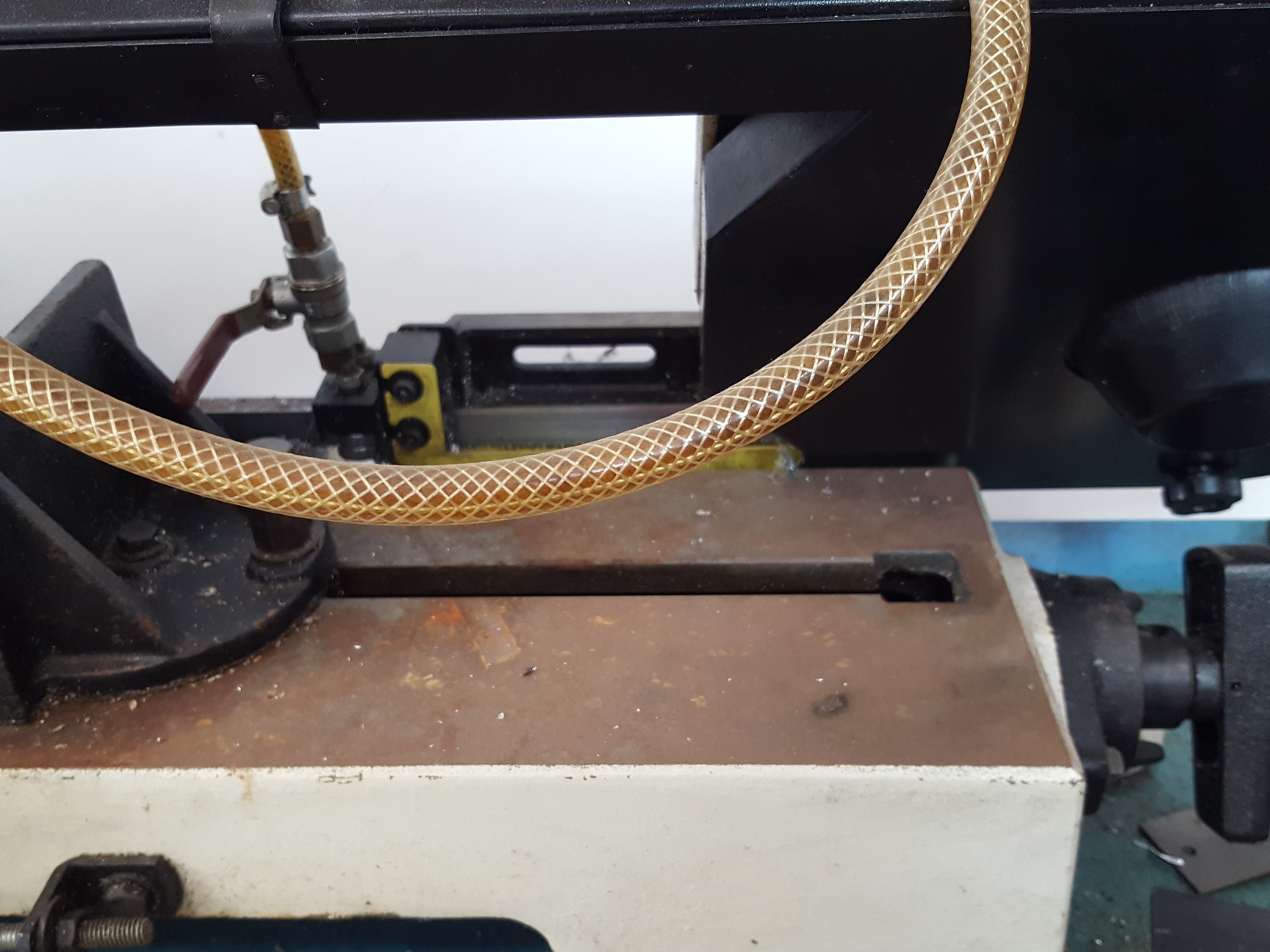 Image of Chester UK 8" Metal Cutting Bandsaw  Model: RF-812N - Band Saw