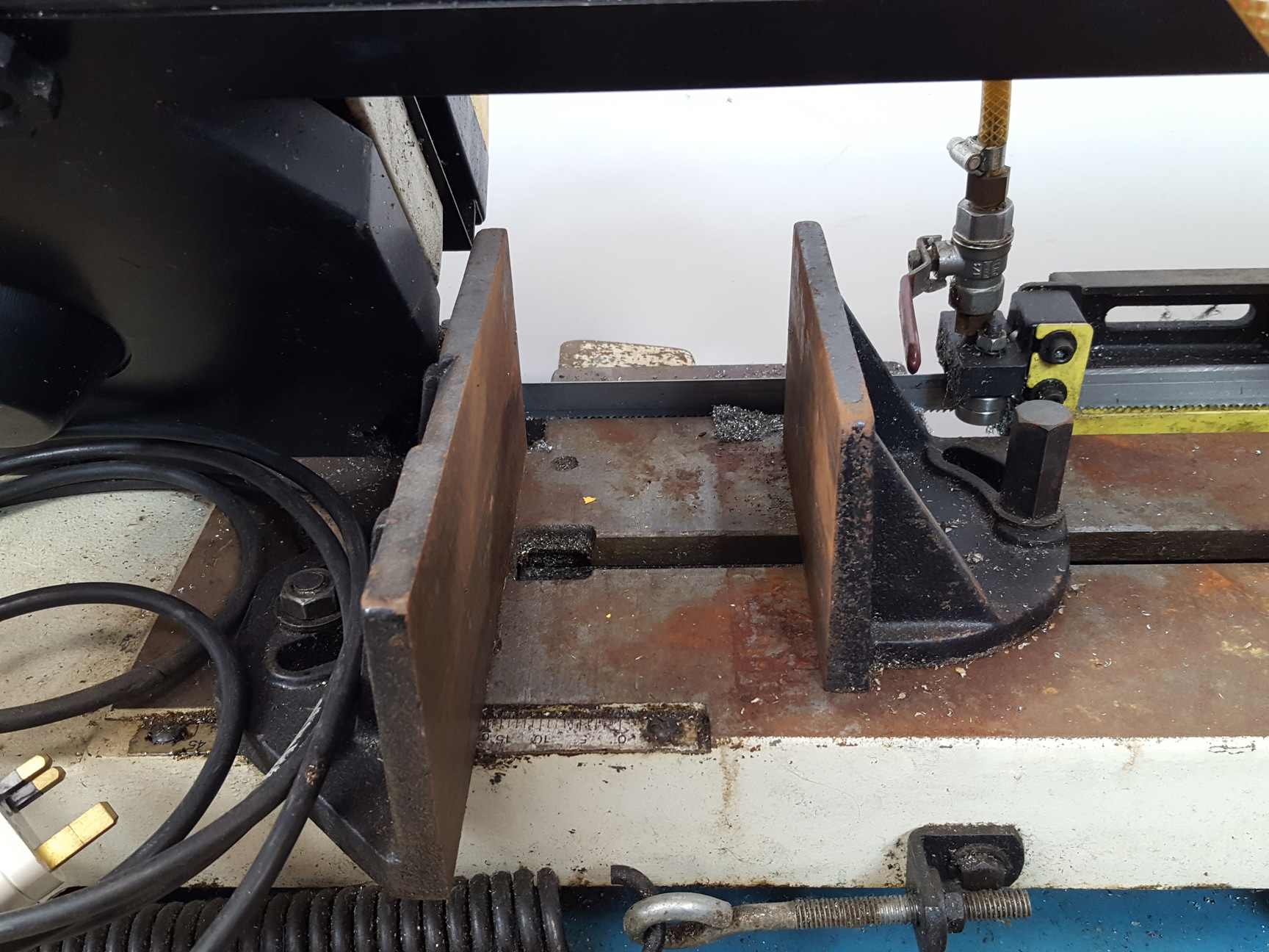 Image of Chester UK 8" Metal Cutting Bandsaw  Model: RF-812N - Band Saw