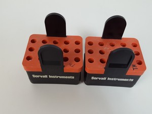 Thumbnail image of Sorvall Centrifuge RT6000 D w/ 3600rpm Rotor, Buckets & Inserts Lab