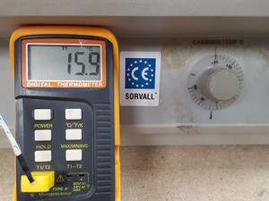 Thumbnail image of Sorvall Centrifuge RT6000 D w/ 3600rpm Rotor, Buckets & Inserts Lab