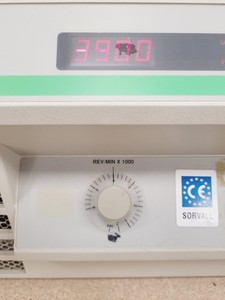 Thumbnail image of Sorvall Centrifuge RT6000 D w/ 3600rpm Rotor, Buckets & Inserts Lab
