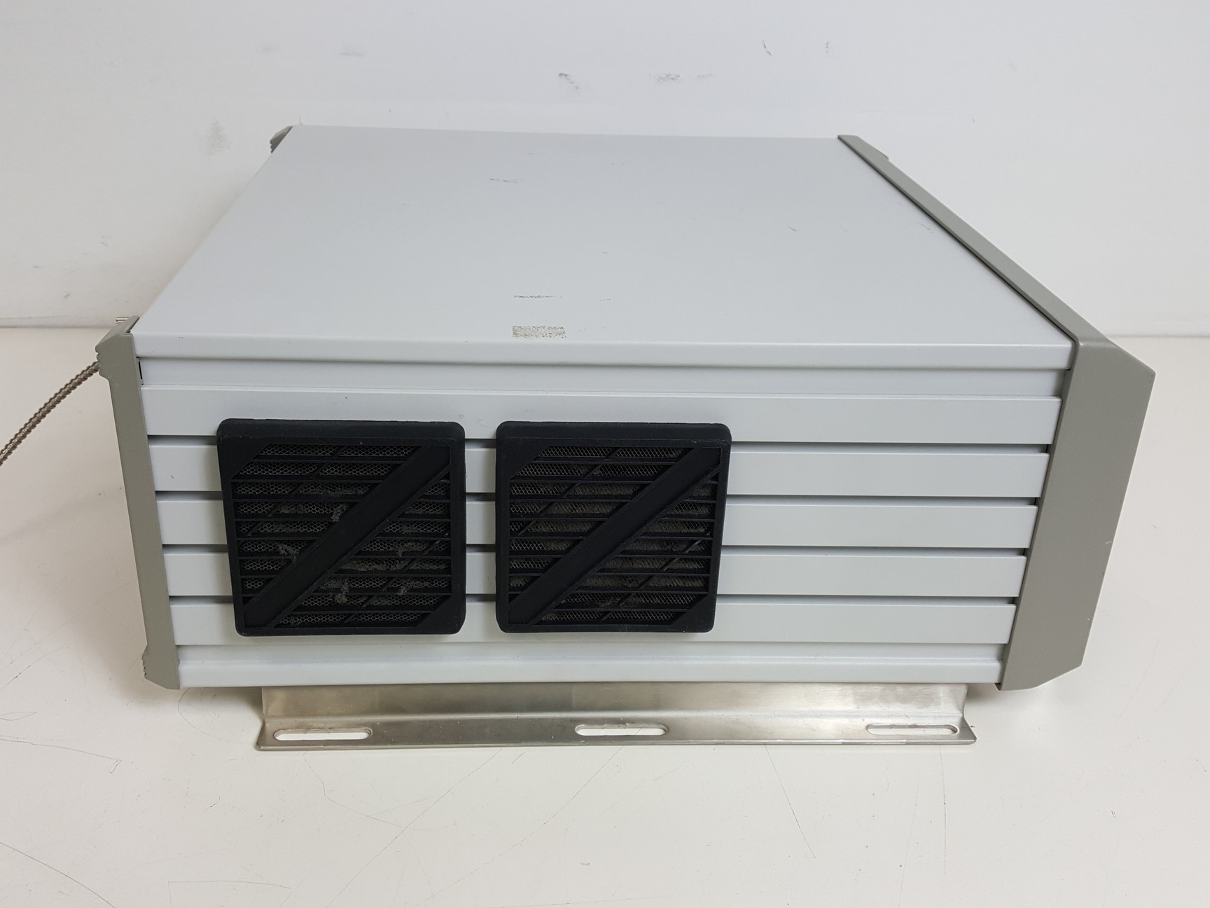 Image of Laser Quantum Finesse, FPU 35 Power Supply & Cooling Plate Lab