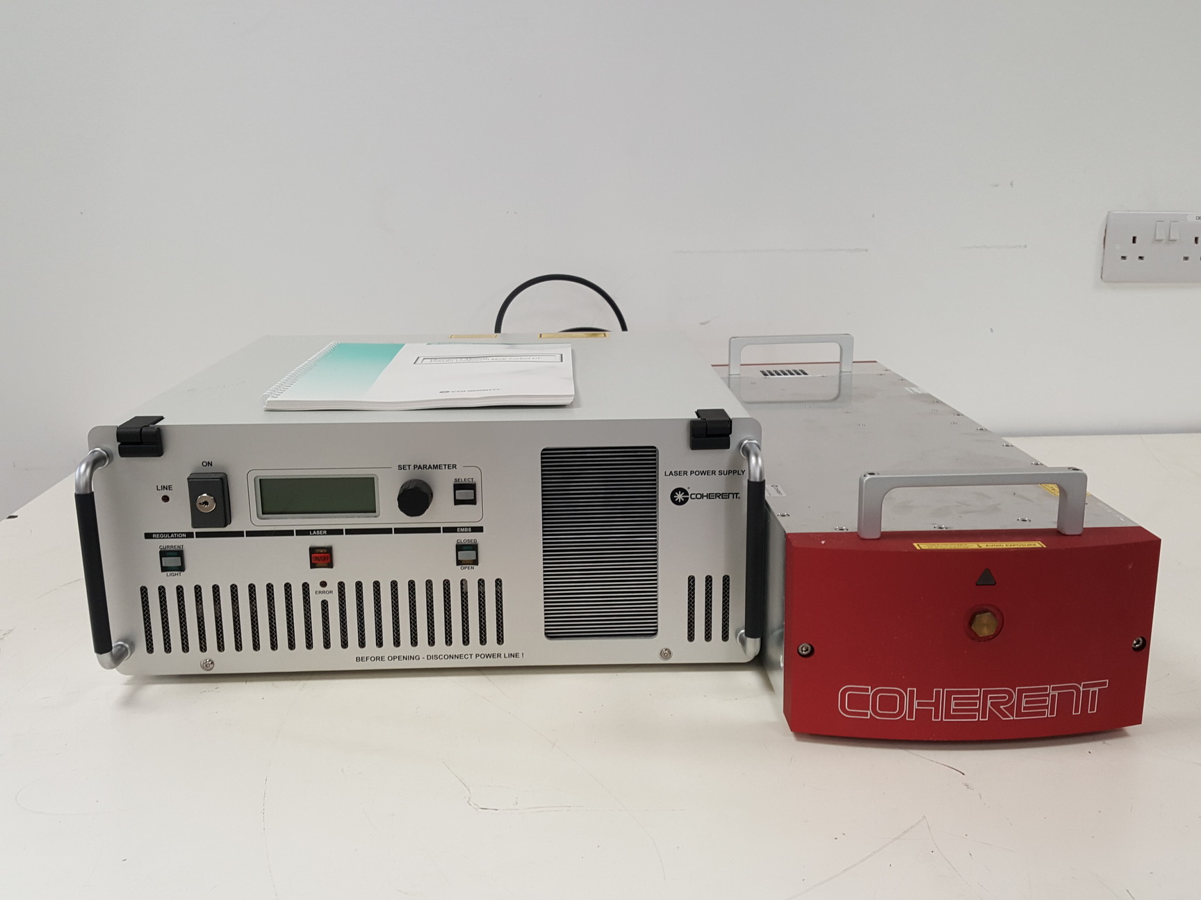 Image of Coherent Paladin COMPACT  355-4000 Laboratory Laser with Power Supply Lab