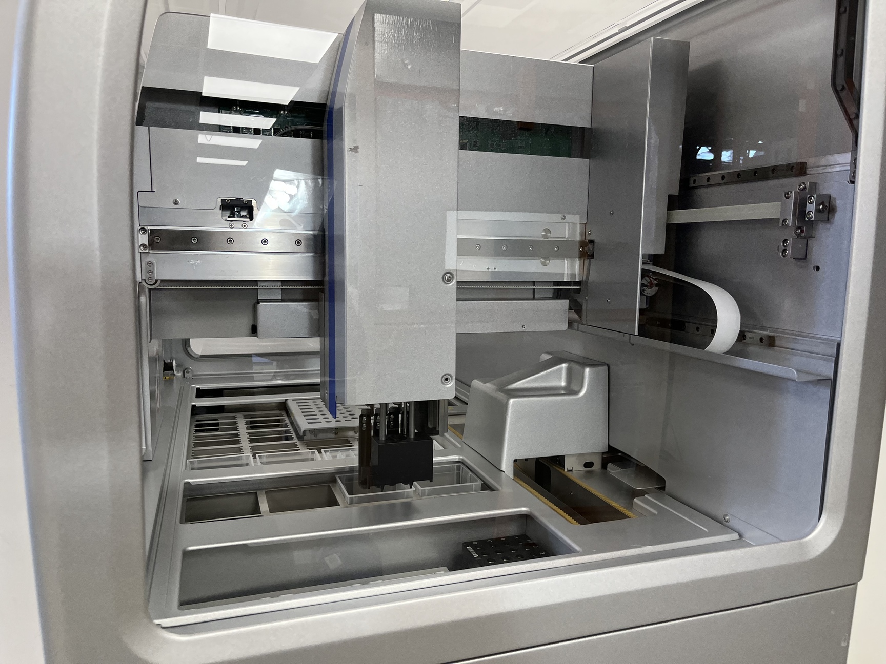 Image of Qiagen QIAsymphony Nucleic Acid Purification System - Sample Preperation Lab