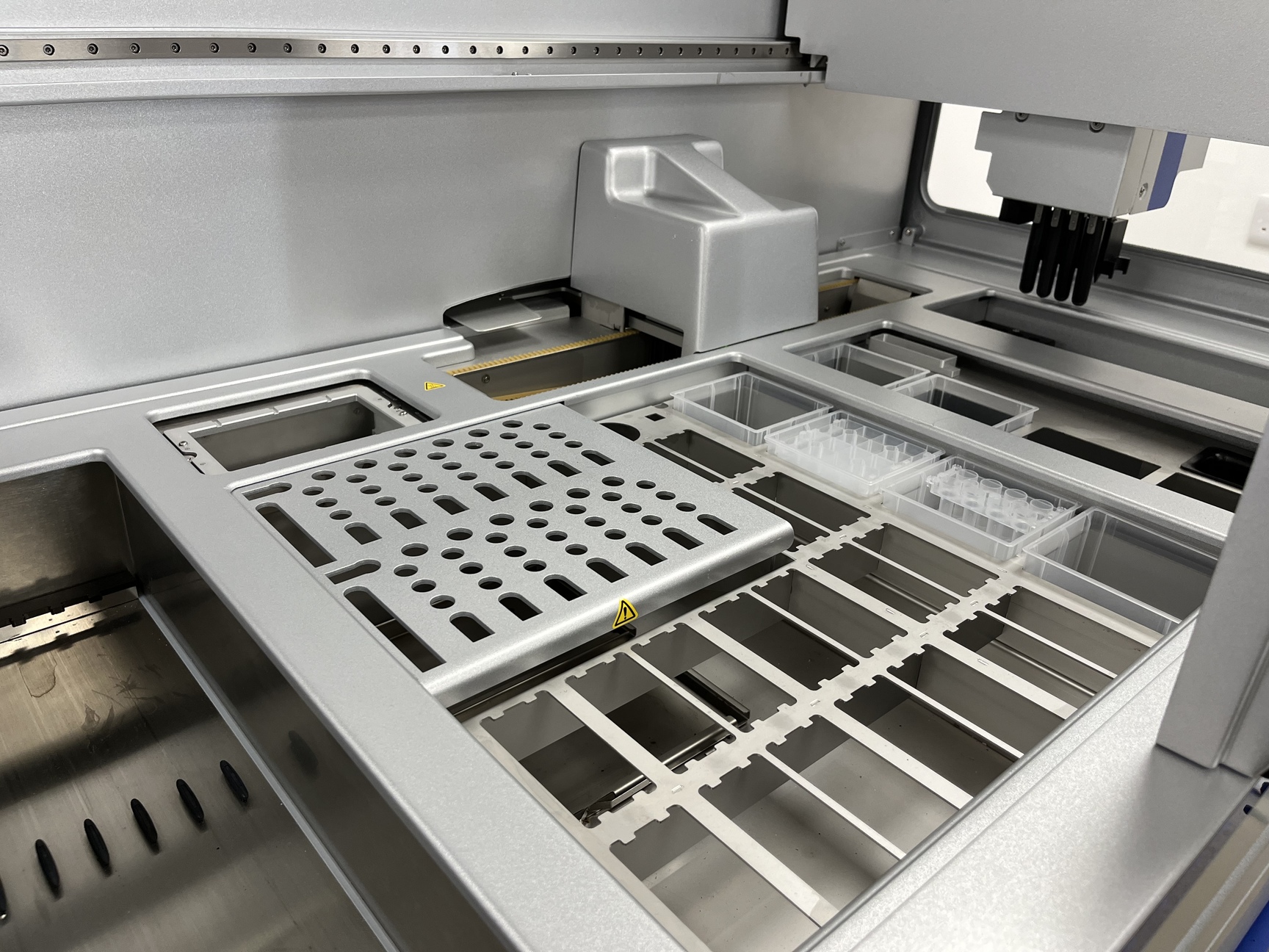 Image of Qiagen QIAsymphony Nucleic Acid Purification System - Sample Preperation Lab