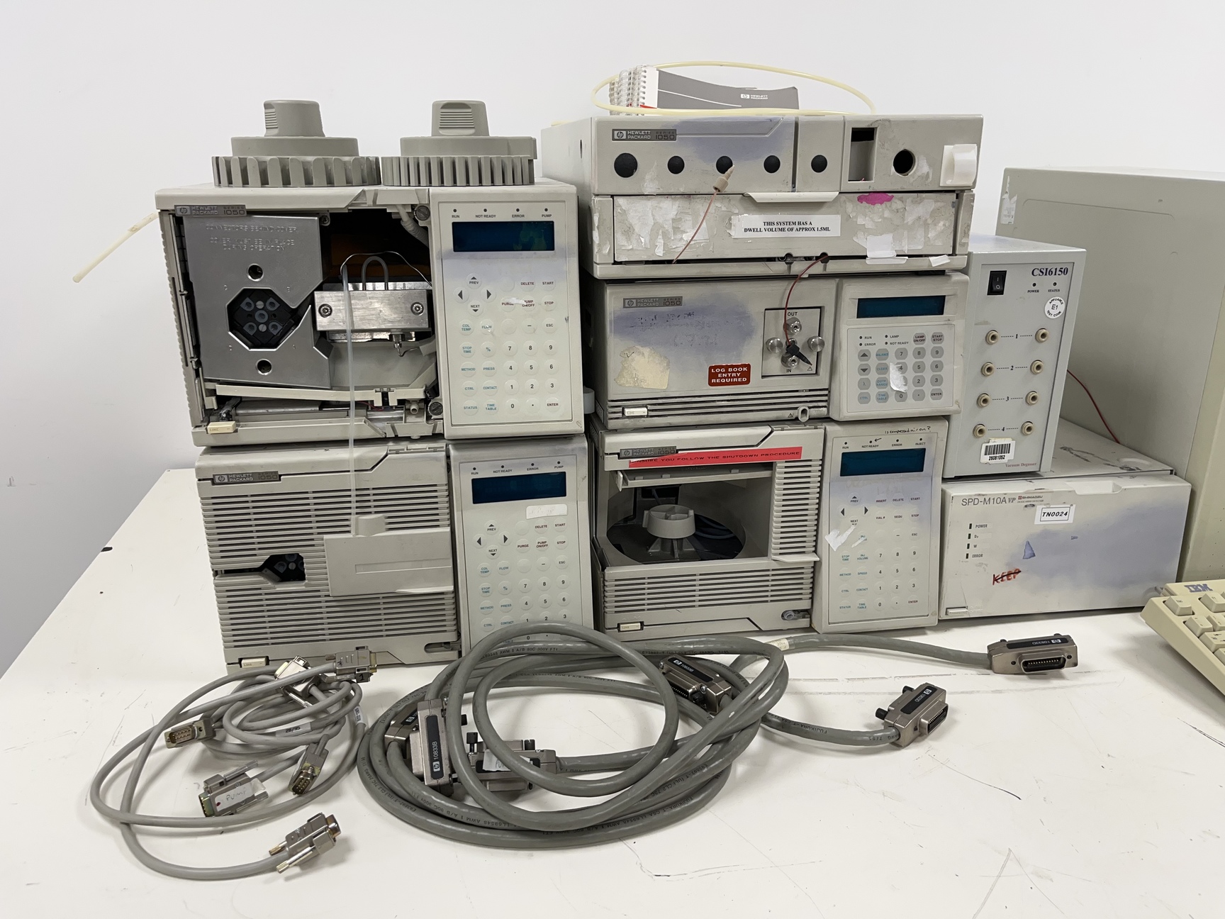 Image of Hewlett Packard 1050 HPLC System with PC & Software Lab